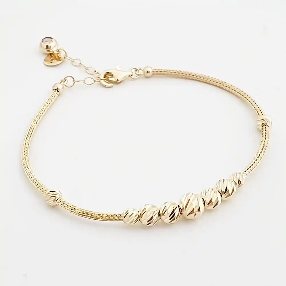 Pandora Bileklik Modelleriyle Dekorasyonda Şıklık ve Kişisel Tarz Yaratma Rehberi