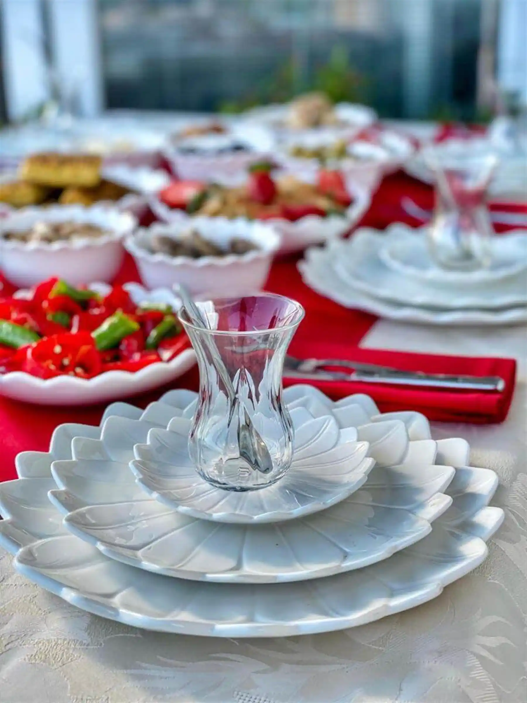 Papatya Kahvaltı Takımlarıyla Dekorasyonda Zarafet ve Şıklık Yaratın