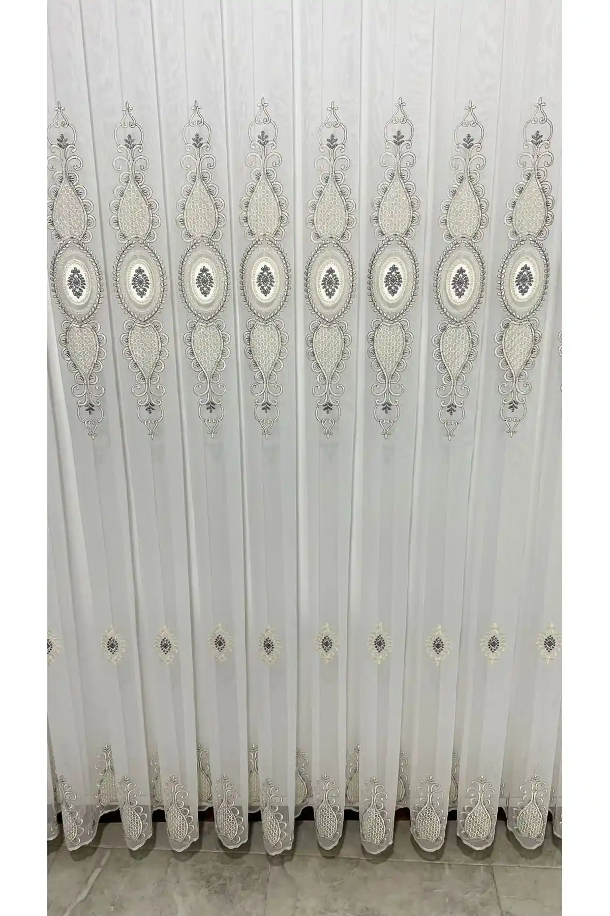 Parça Tül Perdelerle Evinize Şıklık Katmanın Yolları ve Dekorasyon İpuçları