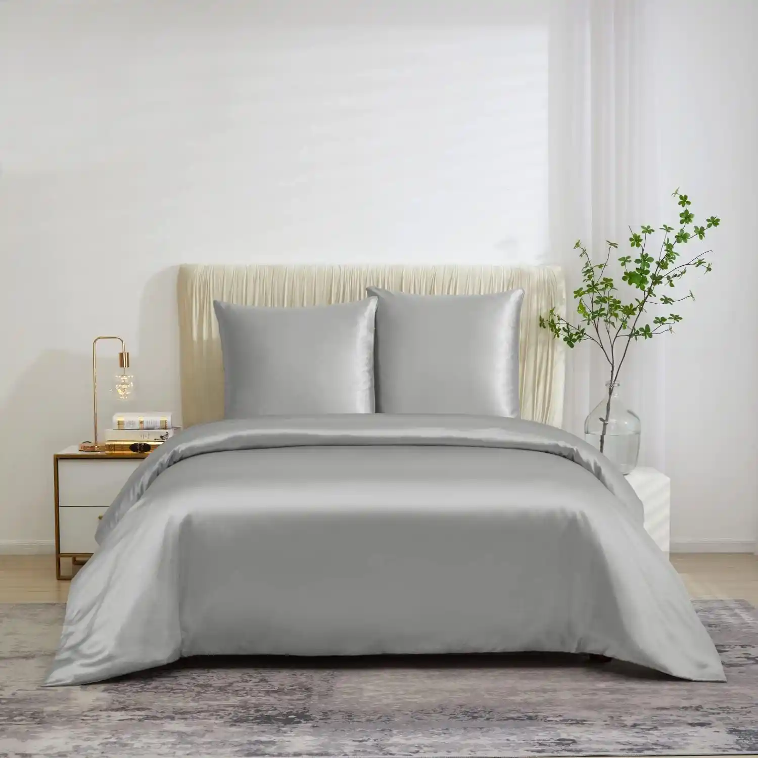 Parlak Saten Nevresim Takımlarıyla Yatak Odalarınıza Şıklık ve Konfor Katın