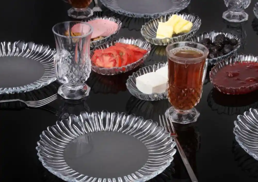 Paşabahçe Cam Tabak Takımlarıyla Evinize Zarafet Katmanın Yolları