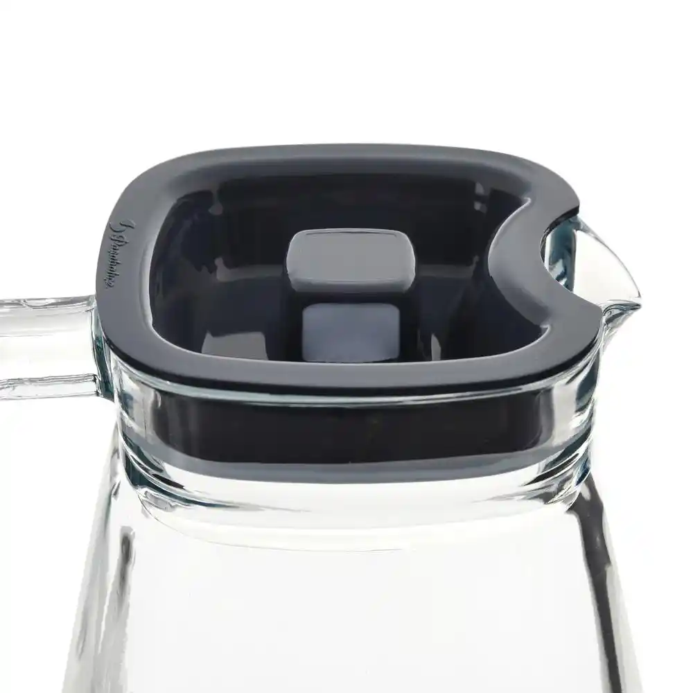 Paşabahçe Carre Sürahi ile Dekorasyonda Şıklık ve İşlevsellik Sağlayan Modern Tasarım