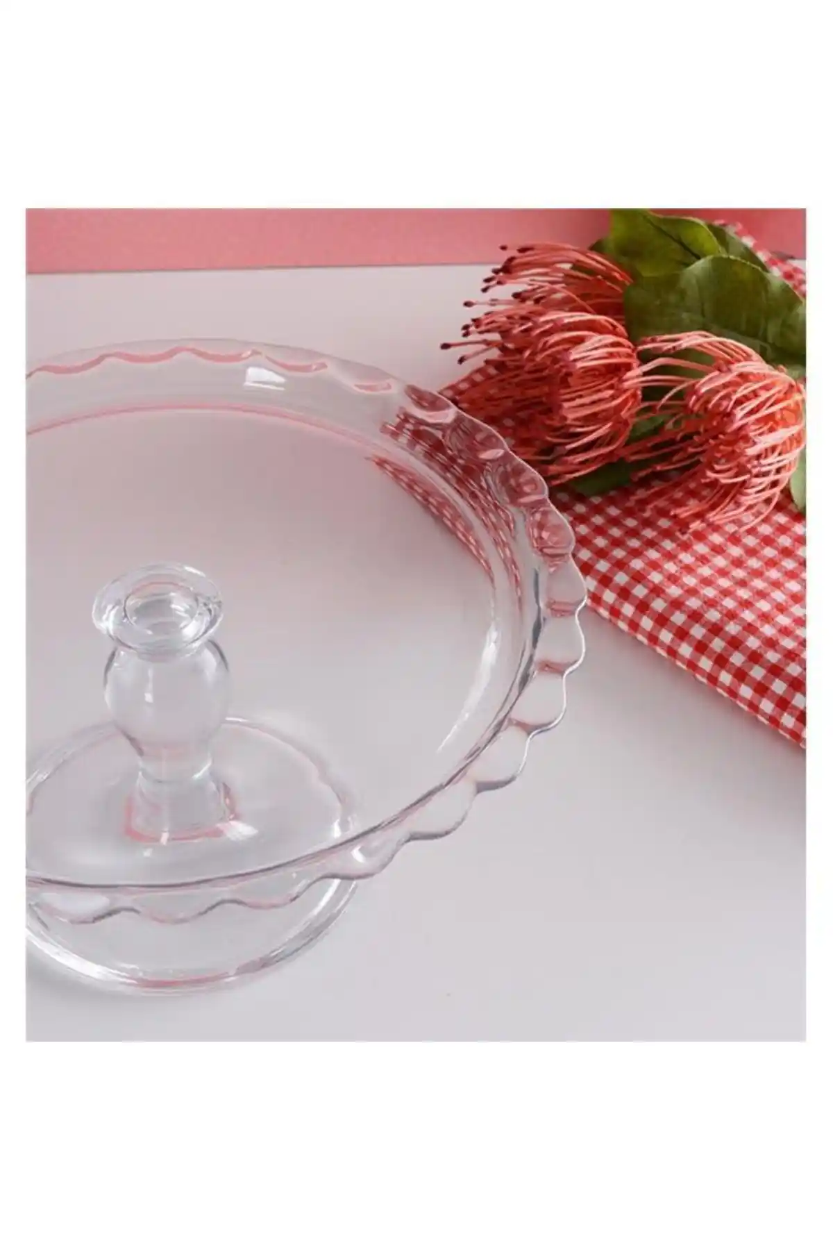 Paşabahçe Kek Standlarıyla Modern ve Şık Dekorasyon Çözümleri