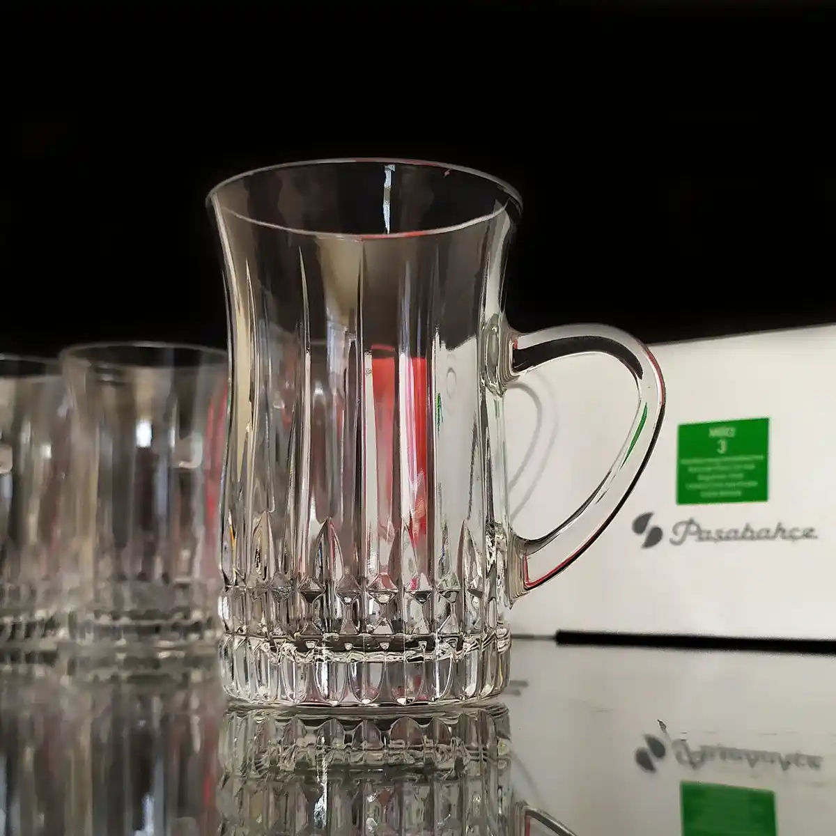 Paşabahçe Mila Kulplu Çay Bardağı ile Dekorasyonda Zarif ve Fonksiyonel Dokunuşlar