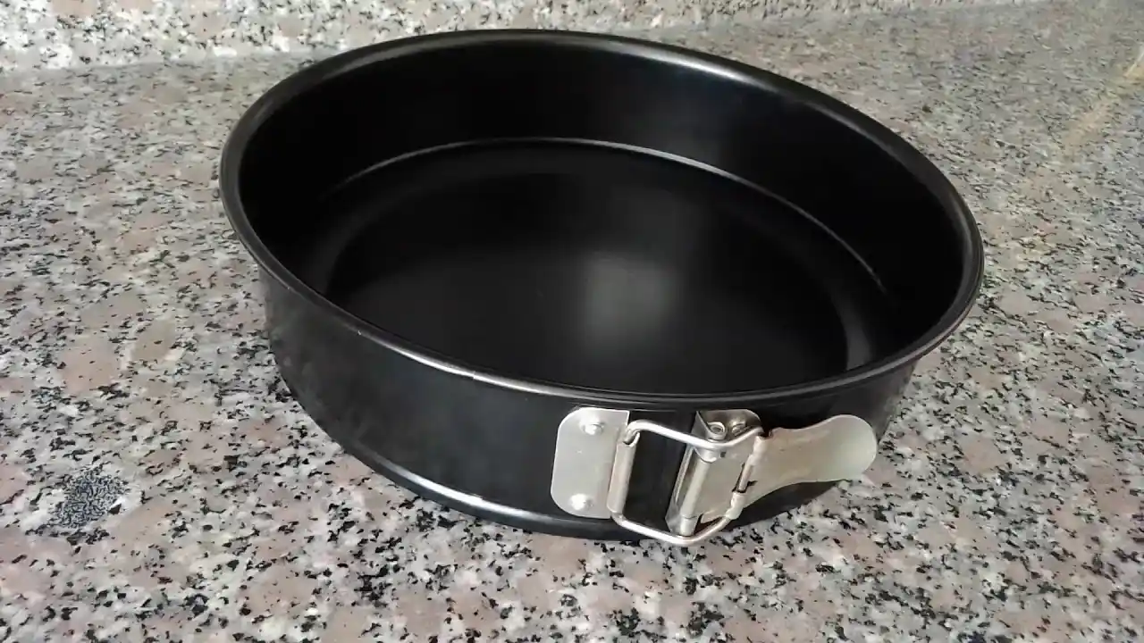 Pasta Kelepçesi Dekorasyonda Pratik ve Estetik Çözümler Sunan Çok Yönlü Aksesuar