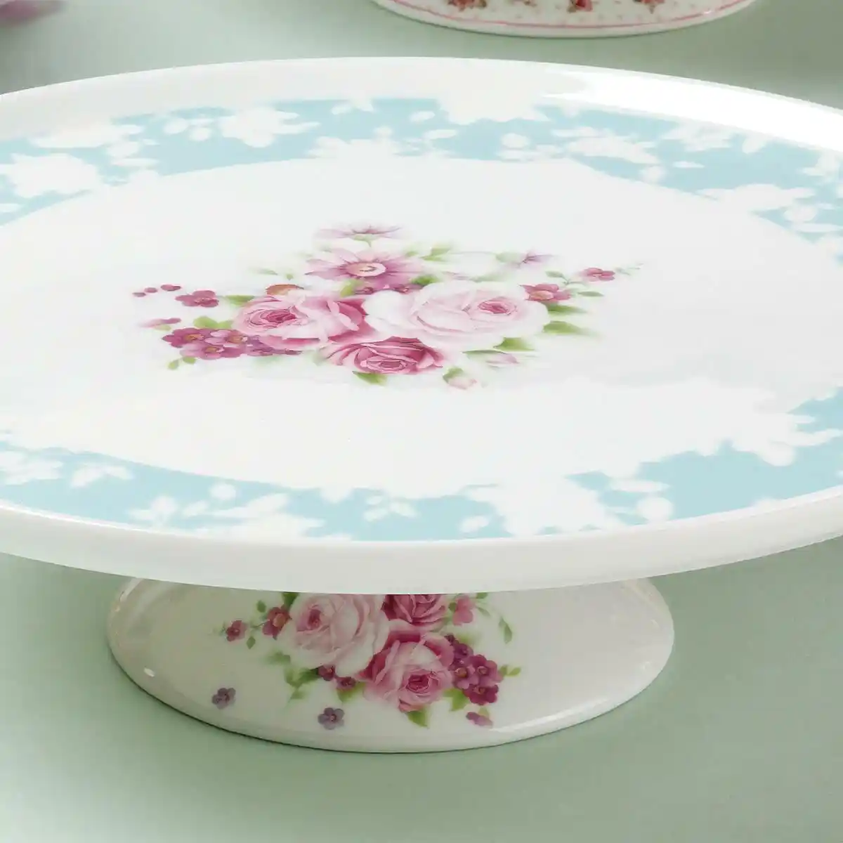 Pasta Sunum Tabağı Seçimi ve Dekorasyon İpuçları: Şıklık ve İşlevselliğin Buluşması