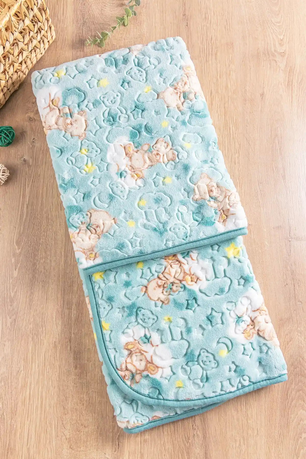 Peluş Battaniye Modelleriyle Dekorasyonda Sıcak ve Şık Dokunuşlar