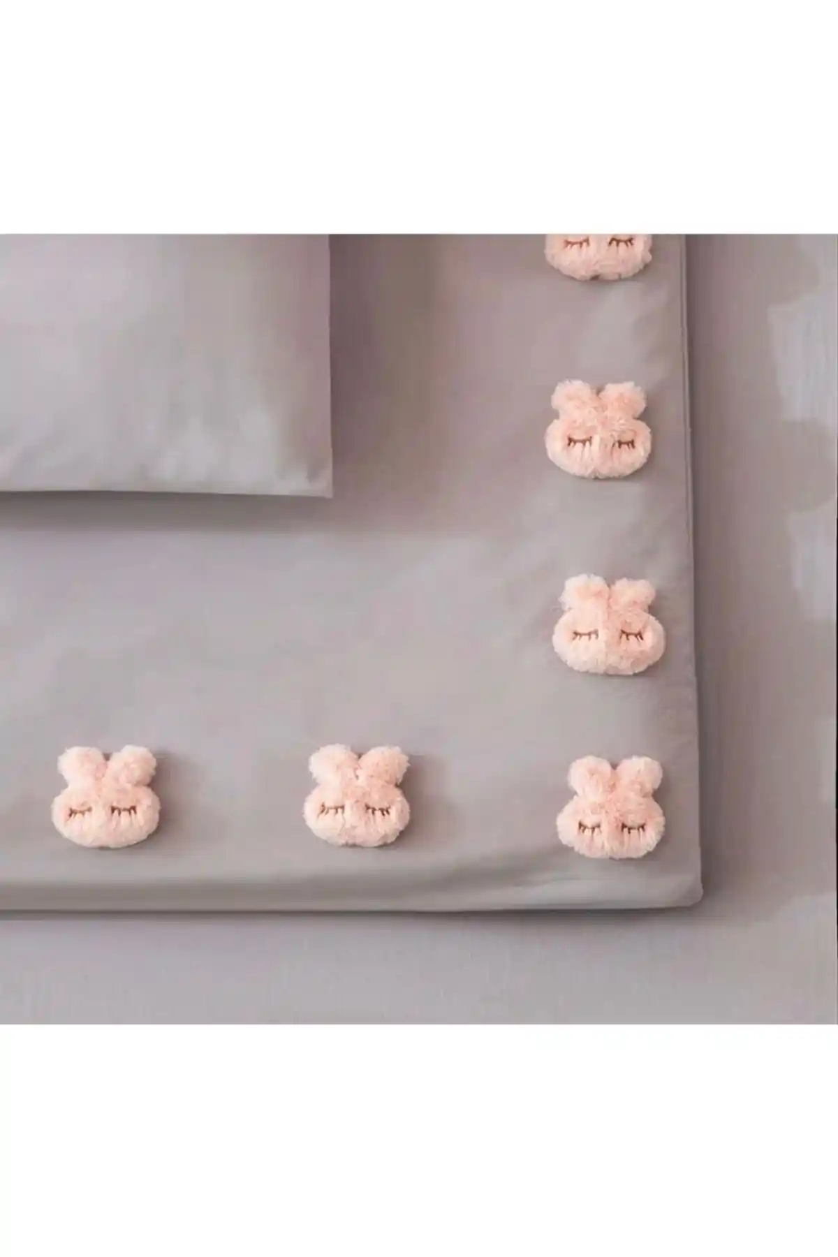 Peluş Çarşaf ile Yatak Odasında Konfor ve Şıklık Sağlayan Dekorasyon Fikirleri