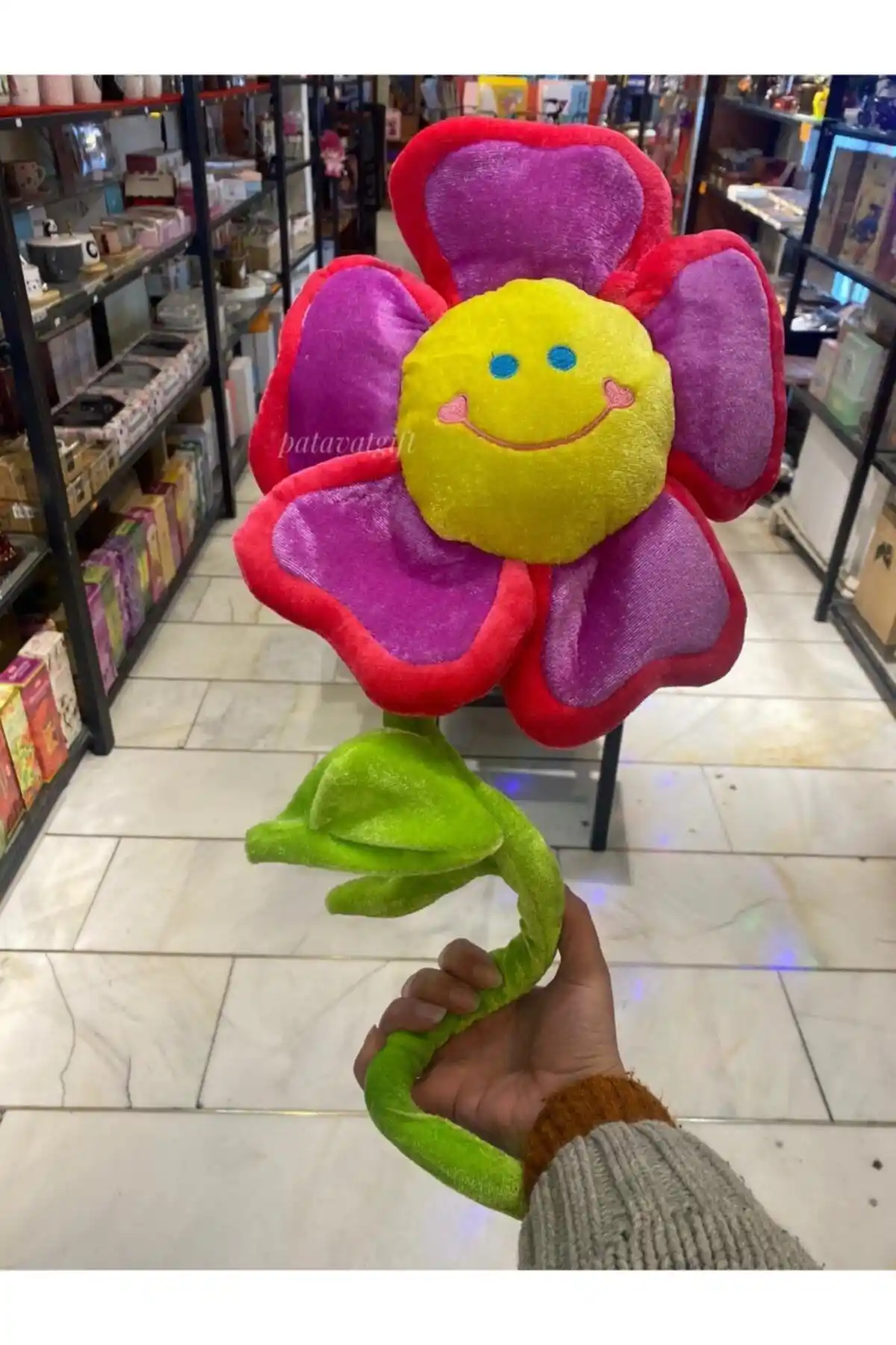 Peluş Çiçek Trendleri: İç Mekanlara Sıcaklık ve Estetik Katmanın En Güzel Yolu