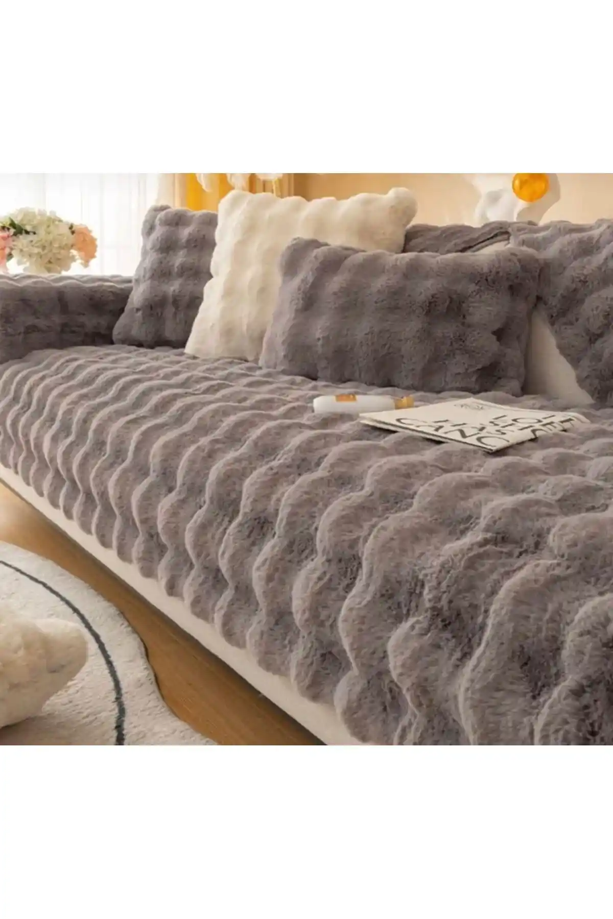 Peluş Kanepe Örtüsü ile Evinize Şıklık ve Konfor Katmanın Yolları