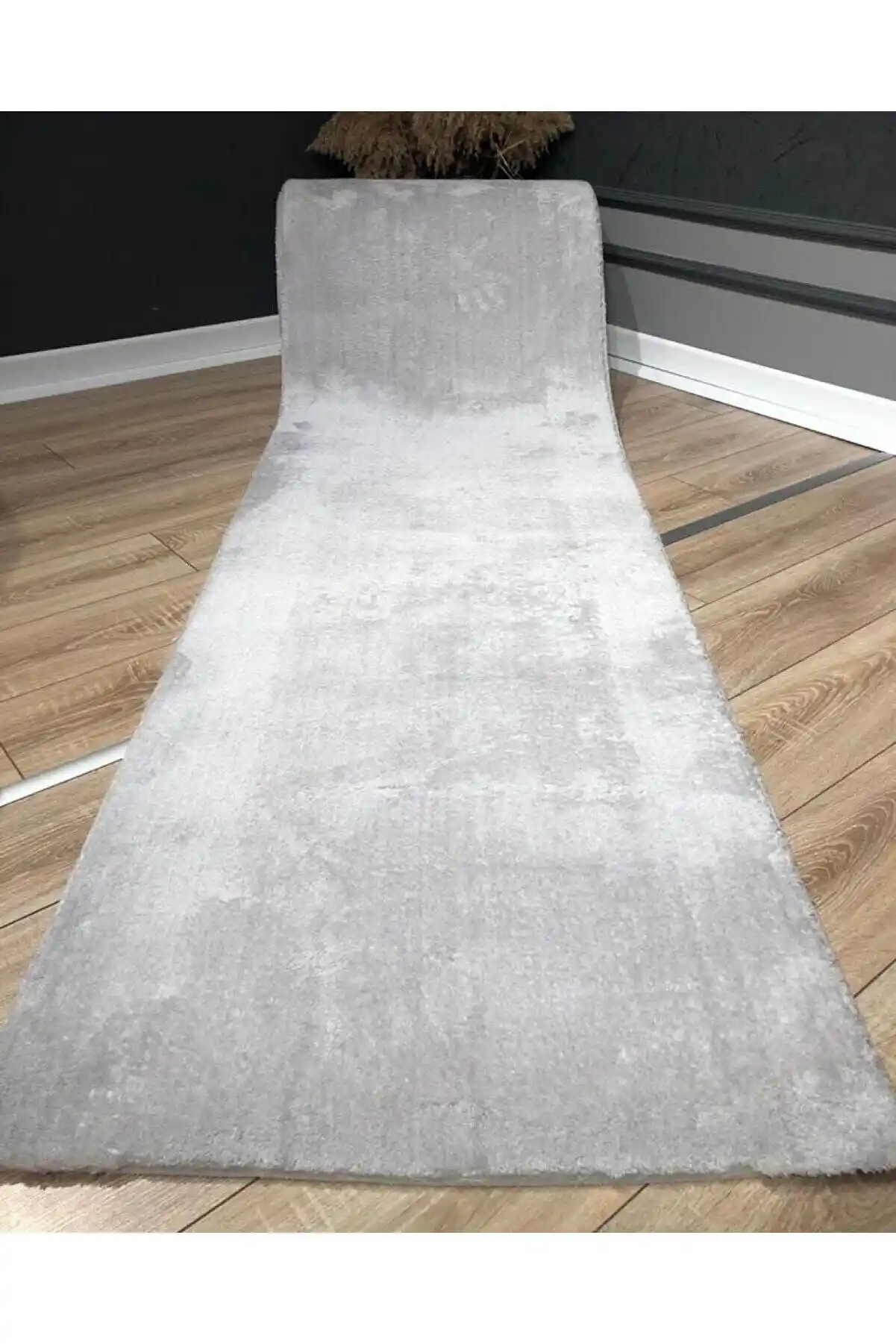 Peluş Kesme Halı ile Modern Dekorasyon ve Konforun Birleşimi