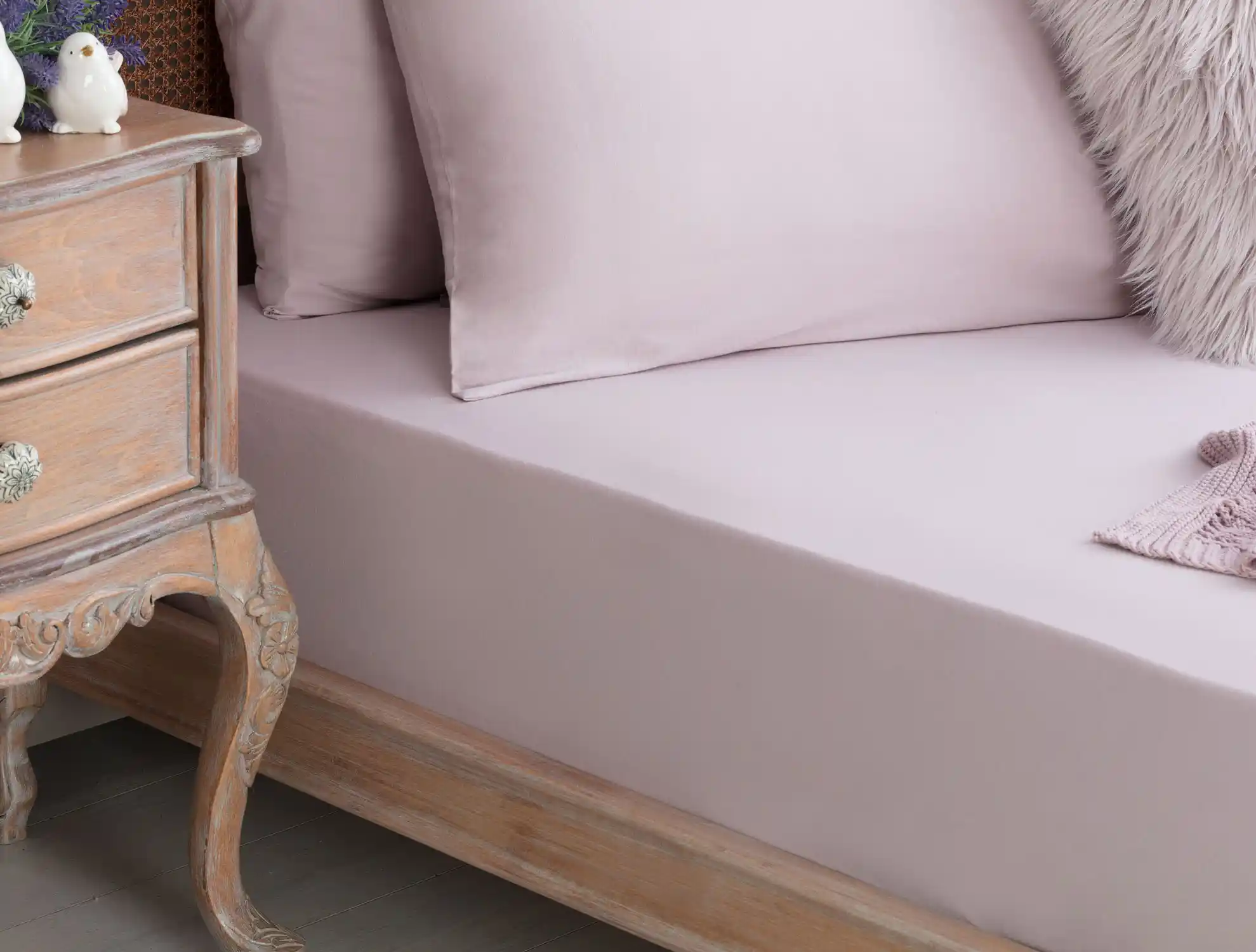 Peluş Lastikli Çarşaflarla Yatak Odası Dekorasyonunuzu Yenileyin Konfor ve Estetiğin Buluşması