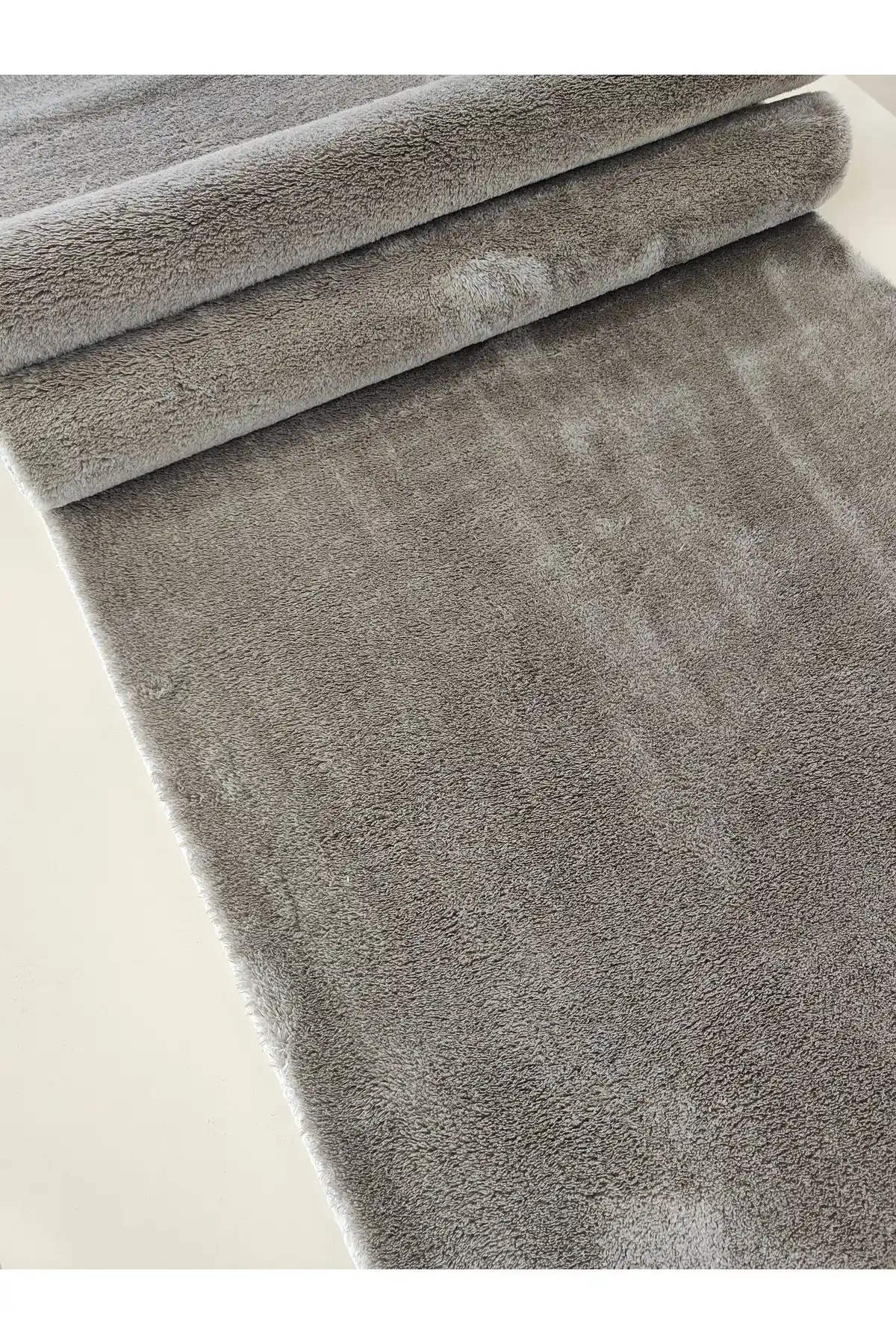 Peluş Yolluk Dekorasyonda Sıcaklık ve Şıklığın Modern ve Konforlu Buluşması