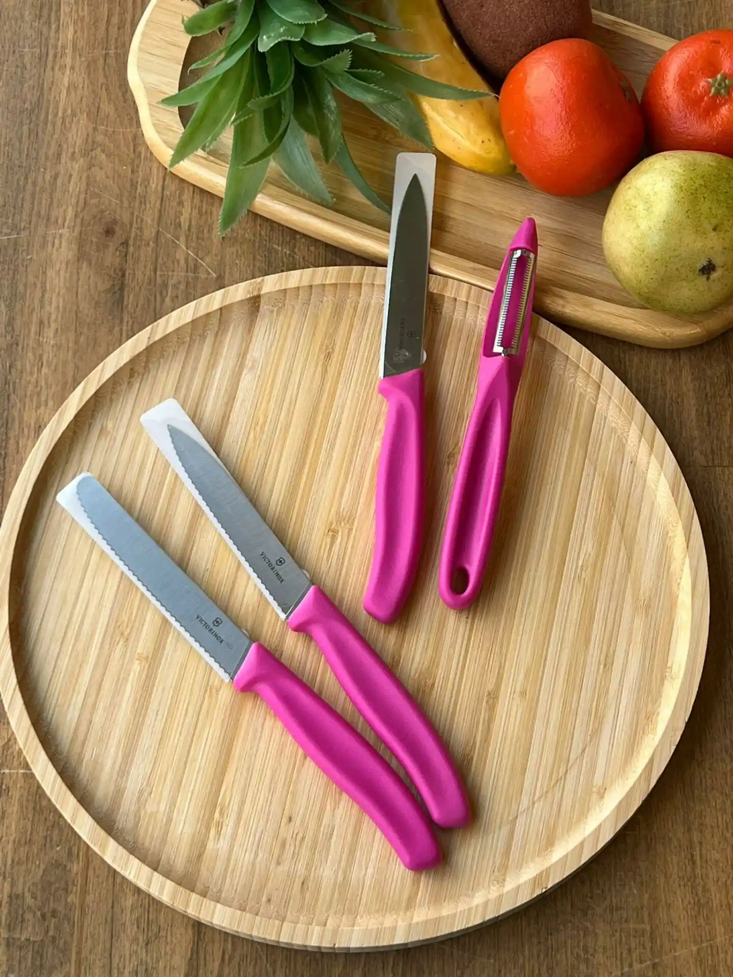 Pembe Bıçaklar ile Mutfakta Estetik ve Fonksiyonelliğin Birleşimi