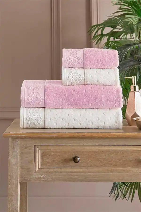 Pembe Krem Renk Tonunun Dekorasyon ve Güzellikteki Çok Yönlü Kullanımı