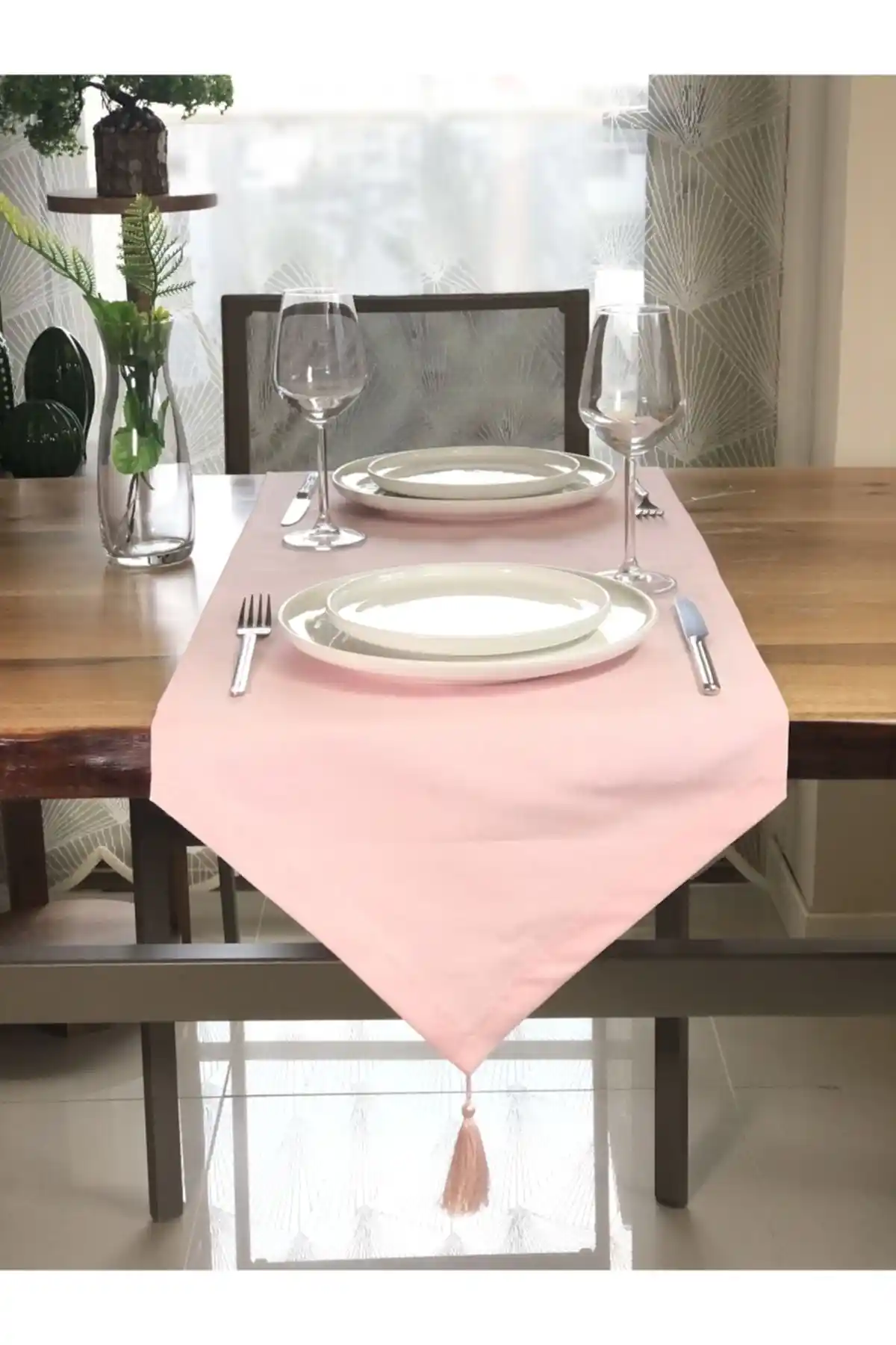 Pembe Runner ile Dekorasyonda Şıklık ve Canlılık Yaratmanın Yolları