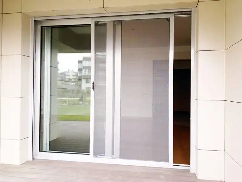 Pencere Sineklikleri Dekorasyonda Estetik ve Fonksiyonelliği Birleştiren Çözümler