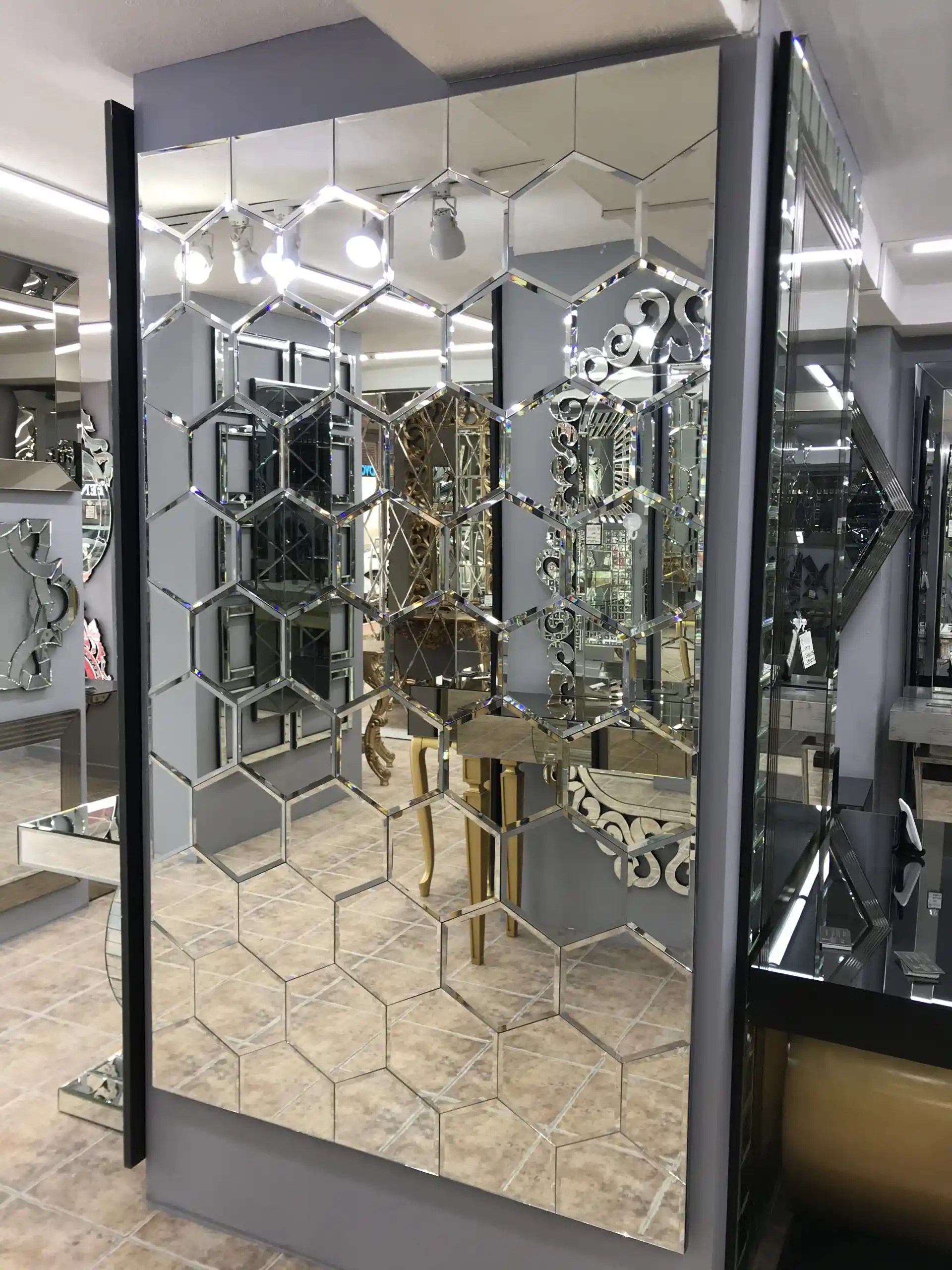 Petek Aynalar Dekorasyonda Estetik ve Fonksiyonelliğin Birleşimi İçin Rehber