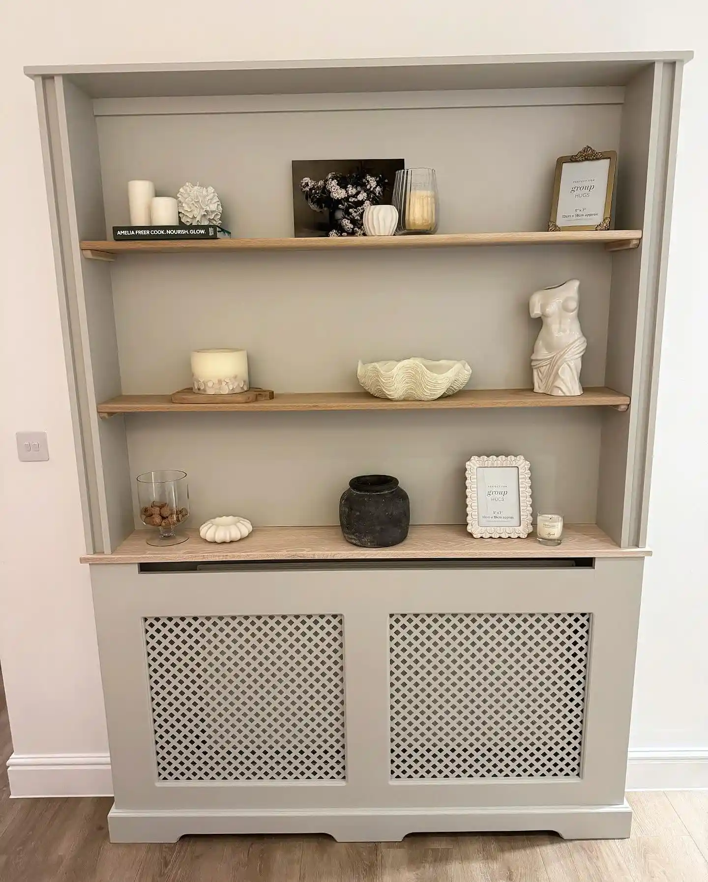 Petek Üstü Dolaplar ile Dekorasyonda Şıklık ve Fonksiyonellik Sağlama Rehberi