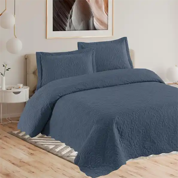 Petrol Mavisi Yatak Örtüsü ile Modern ve Şık Yatak Odası Dekorasyonu Rehberi