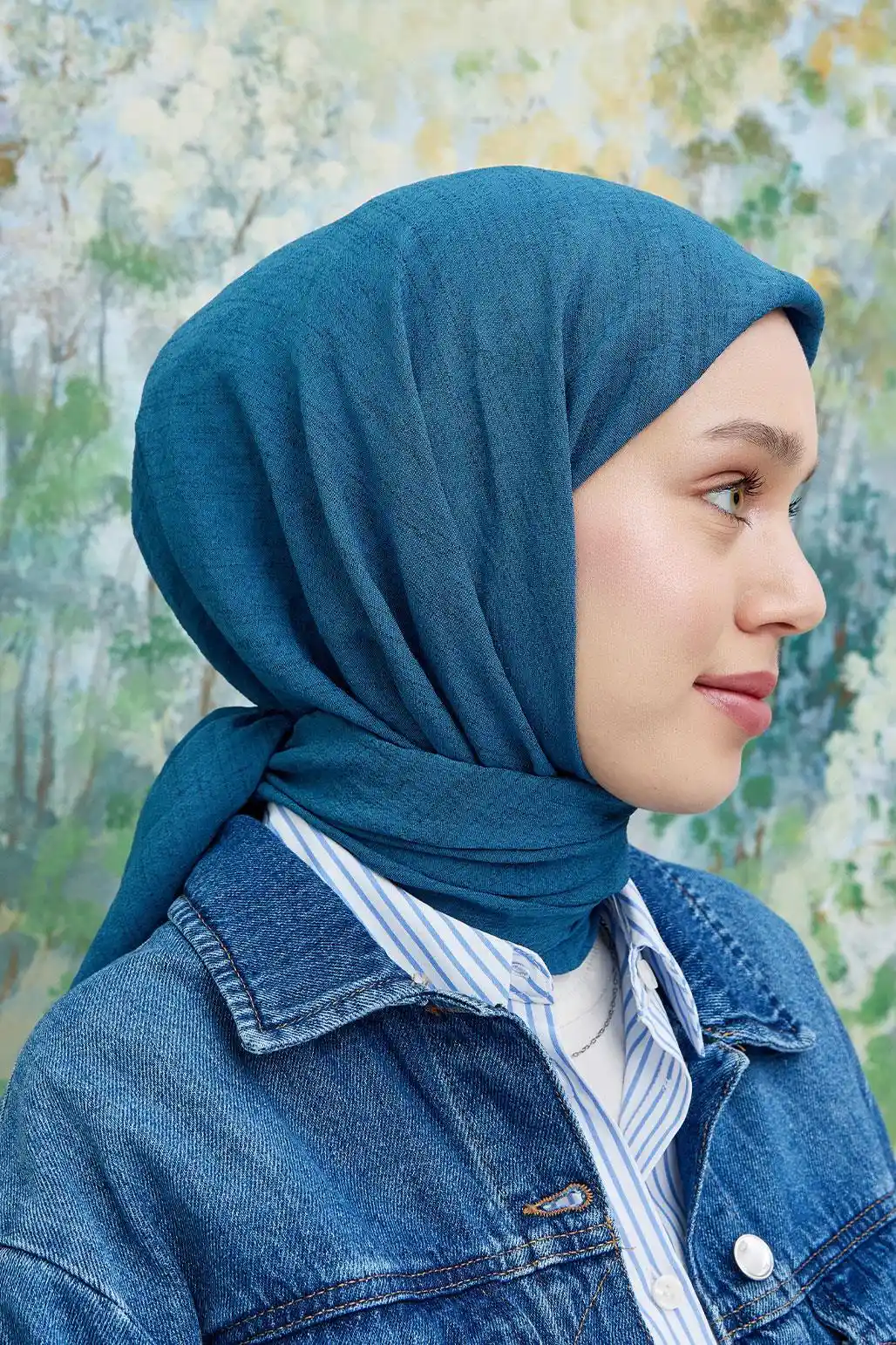 Petrol Mavisiyle Dekorasyon: Mekanlara Derinlik ve Huzur Katmanın Yolları