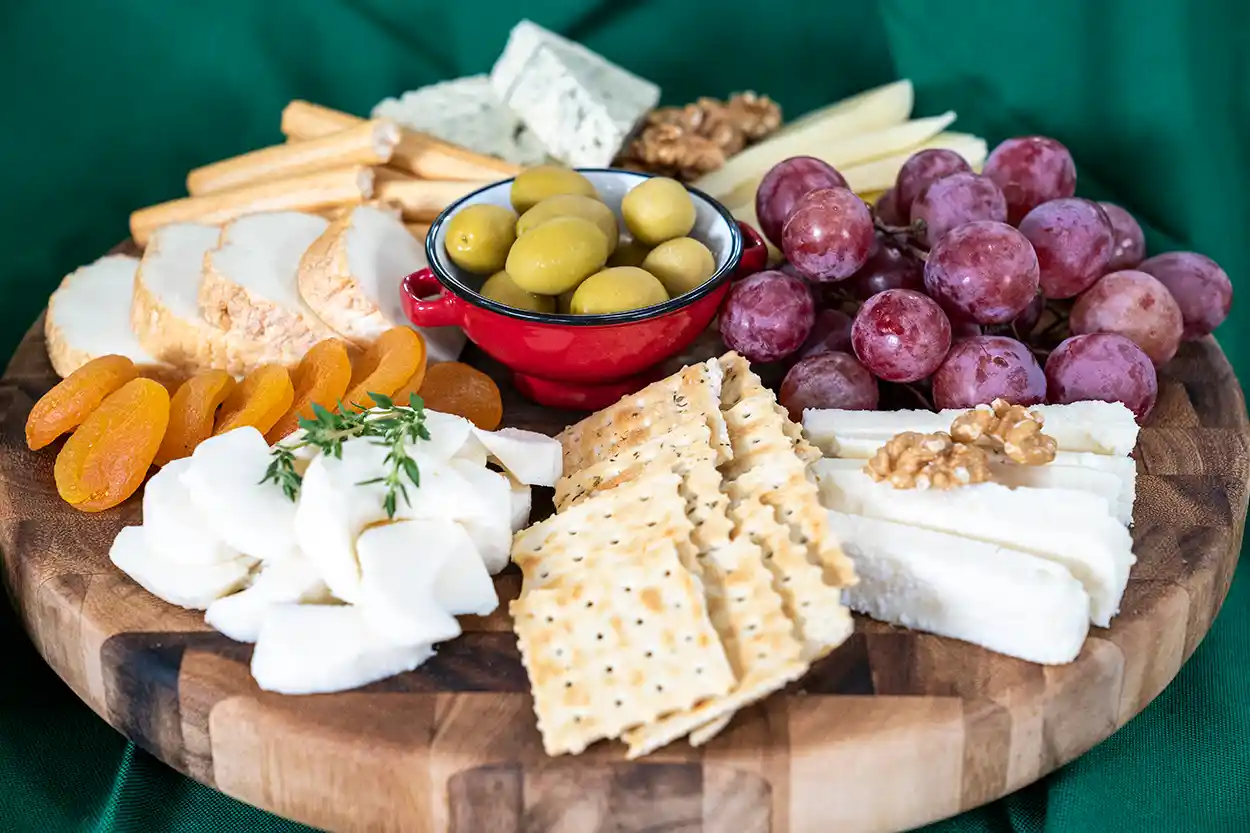 Peynir Tabağı Modelleri ve Sunum Teknikleriyle Dekorasyonda Şıklık Yaratın