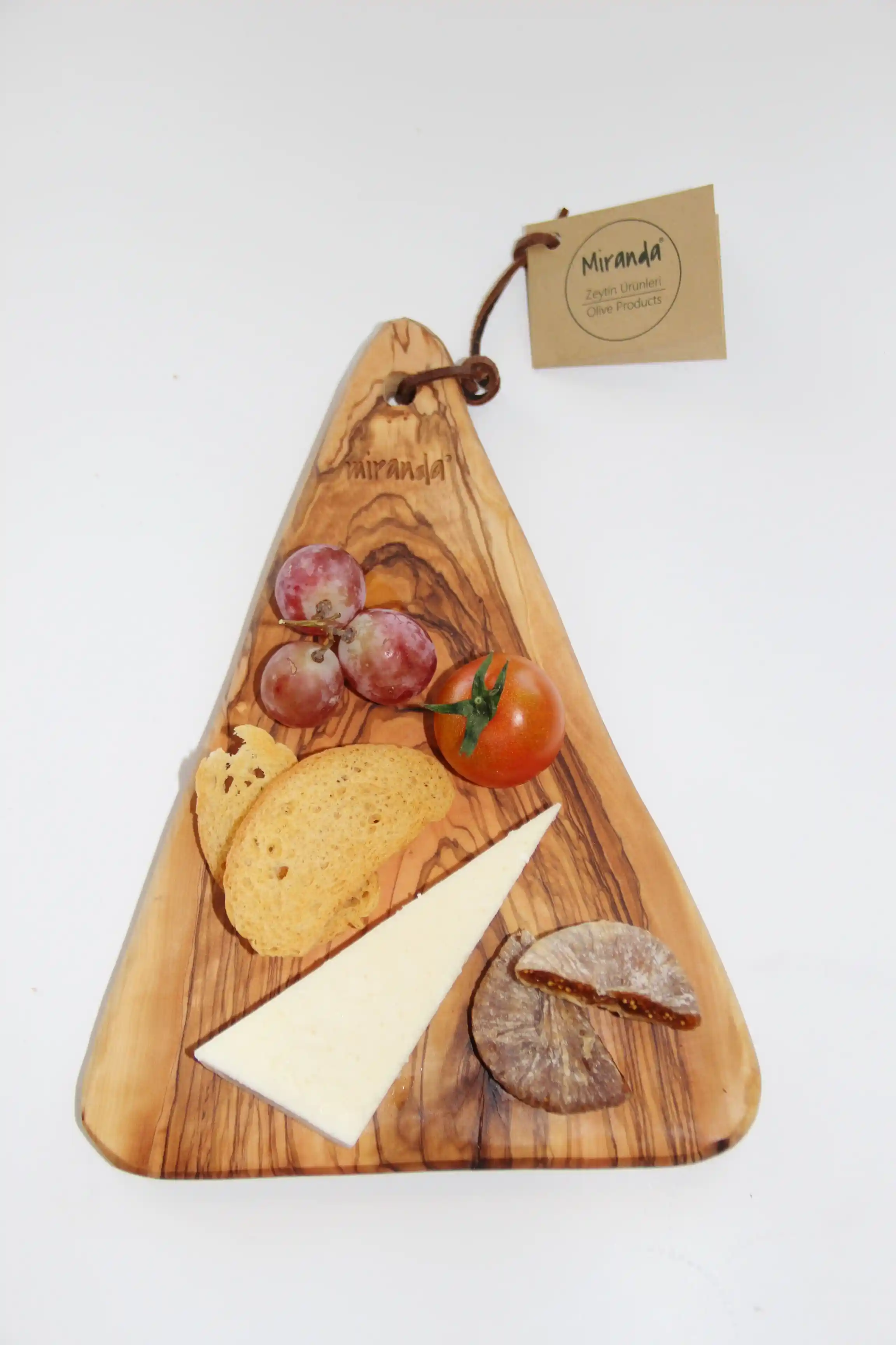 Peynir Tahtası Dekorasyonu: Şıklık ve İşlevselliğin Buluştuğu Detaylar