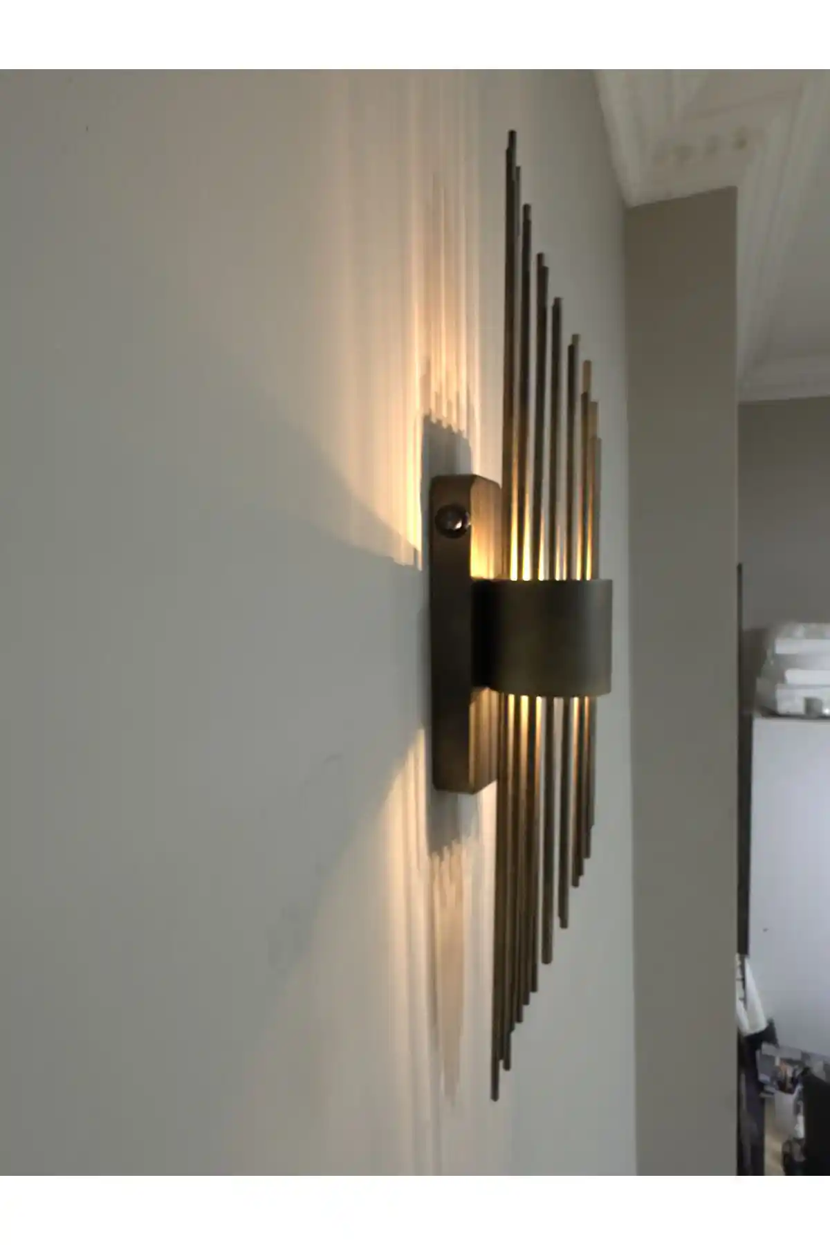 Pilli Duvar Aplikleri ile Modern ve Fonksiyonel Dekorasyon Çözümleri