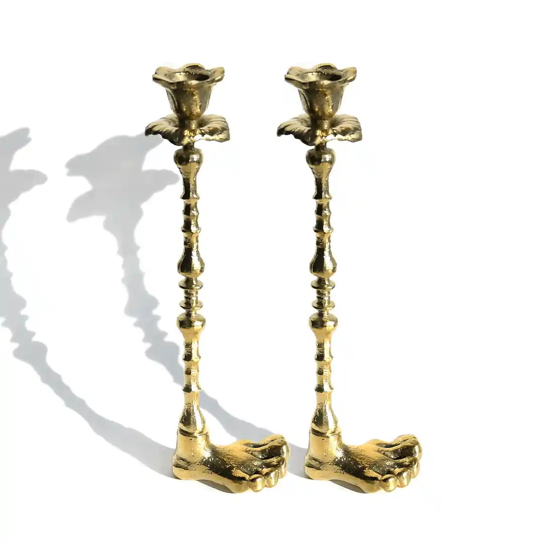 Pirinç Ayaklar ile Dekorasyonda Şıklık ve İşlevsellik: Modern ve Dayanıklı Tasarımlar