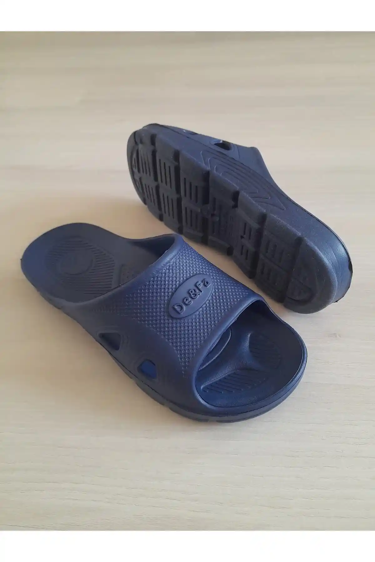 Plastik Banyo Terlikleri ile Dekorasyon ve Fonksiyonelliğin Uyumunu Yakalayın