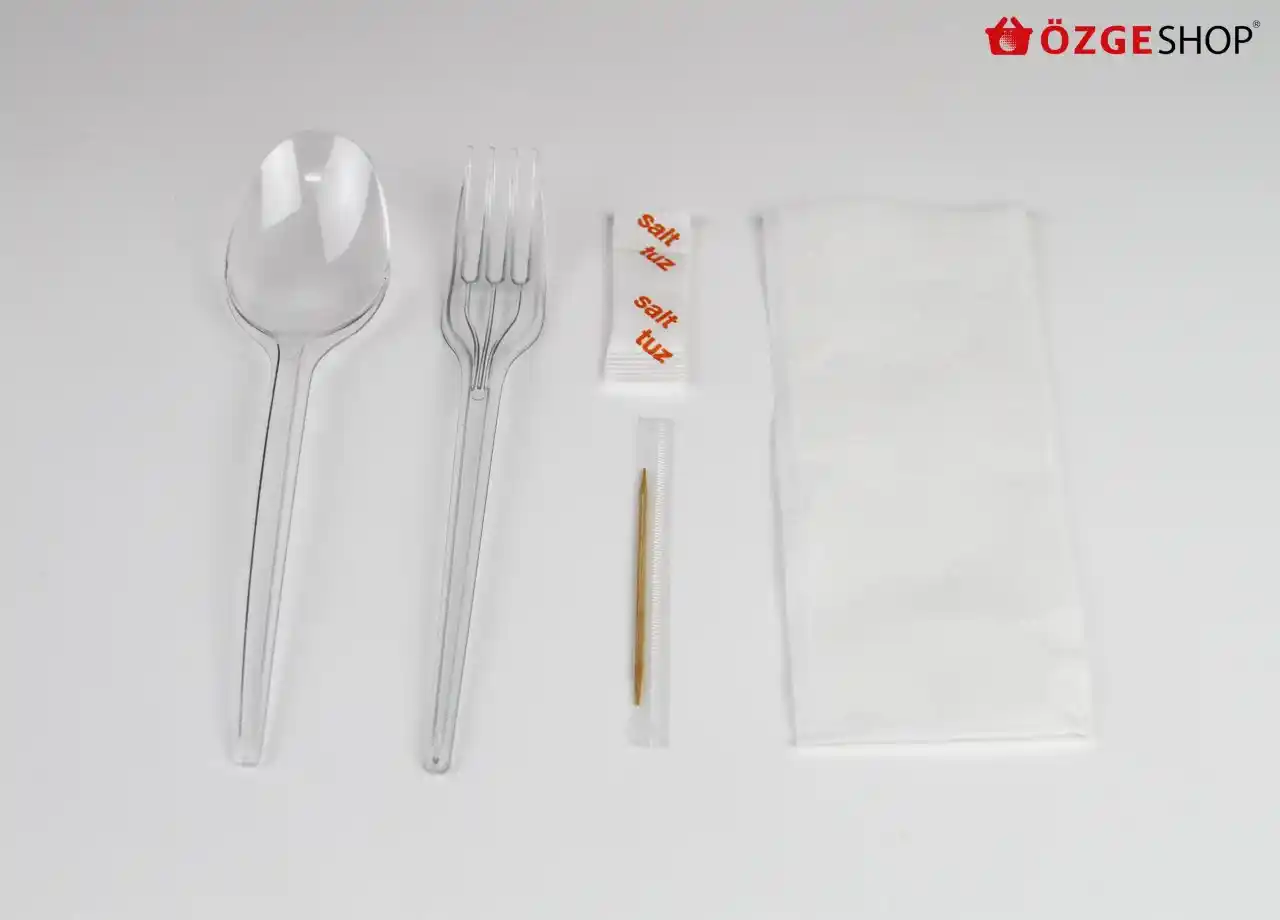 Plastik Çatal Kaşık Peçete Setleriyle Şık ve Pratik Masa Dekorasyonu Sağlama