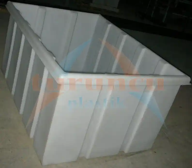 Plastik Havuzlar ile Modern ve Şık Dış Mekan Dekorasyonu Çözümleri