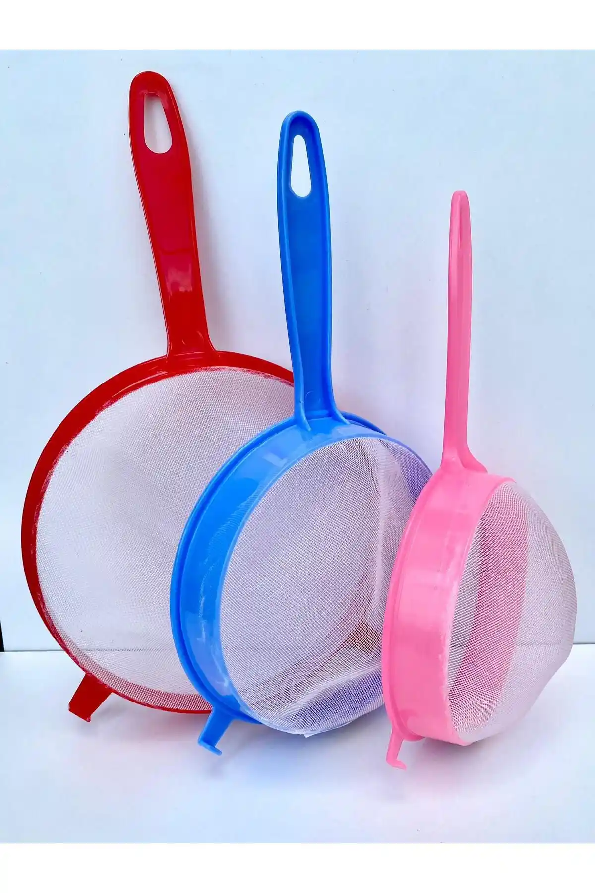 Plastik Süzgeçler: Mutfakta ve Dekorasyonda Çok Yönlü Kullanım İpuçları