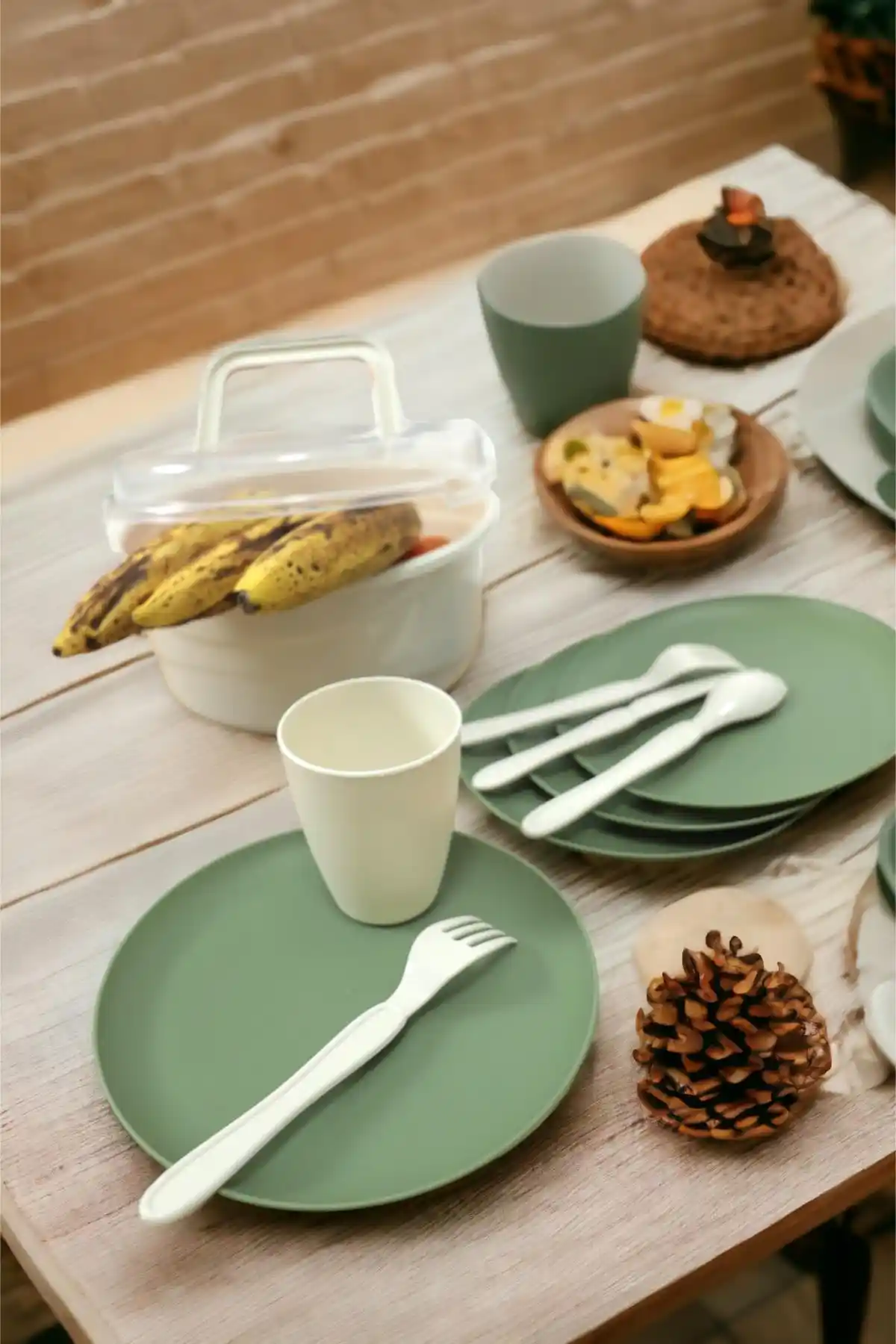 Plastik Yemek Takımlarıyla Modern ve Şık Dekorasyon Çözümleri 2023