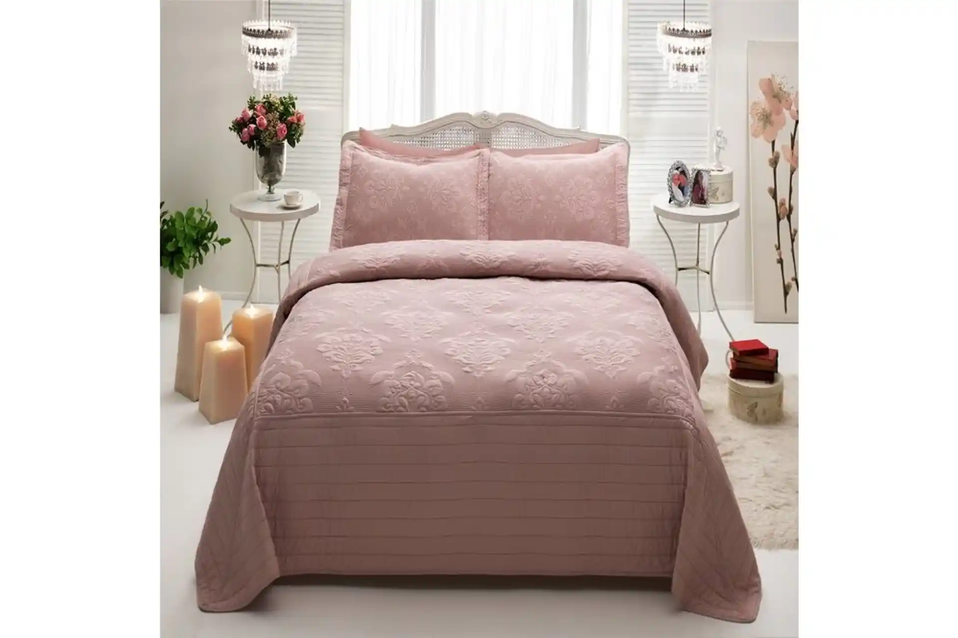 Polyester Yatak Örtüsü Seçenekleri ve Dekorasyon İpuçları 2023