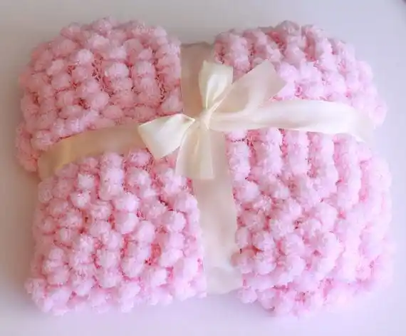 Ponpon Battaniye ile Dekorasyonda Sıcaklık ve Şıklık Yaratmanın Yolları