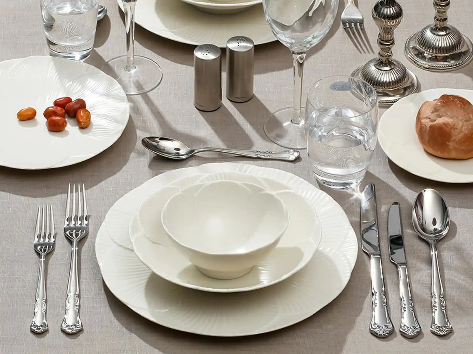 Porland 6 Kişilik Yemek Takımı ile Ev Dekorasyonunuza Zarif ve Şık Dokunuşlar Ekleyin