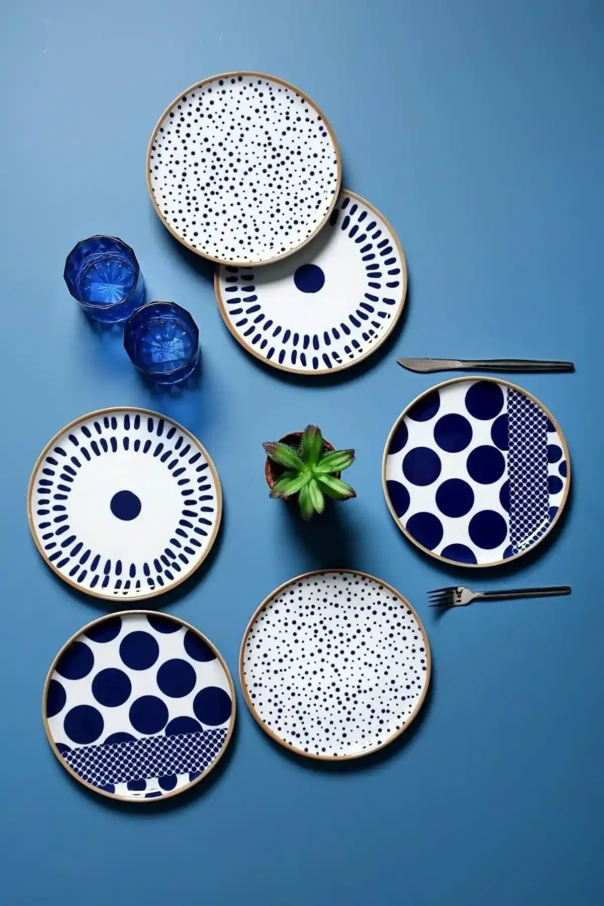 Porland Spotty 6 Kişilik Pasta Takımı: Modern Tasarım ve Fonksiyonellik Bir Arada