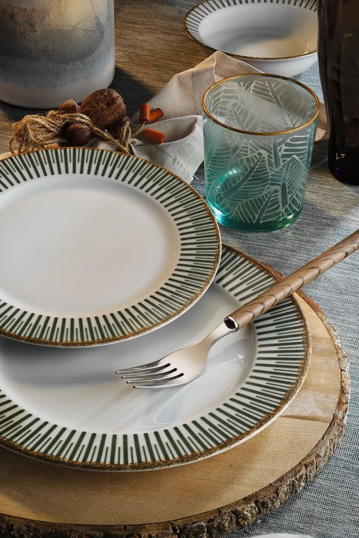 Porland Yeşil Renkli Yemek Takımlarıyla Sofralarınıza Zarafet Katın