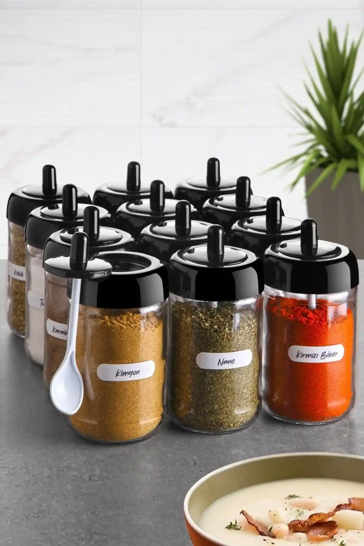 Porselen Baharatlık Kapakları ile Mutfak Dekorasyonunda Zarafet ve İşlevsellik