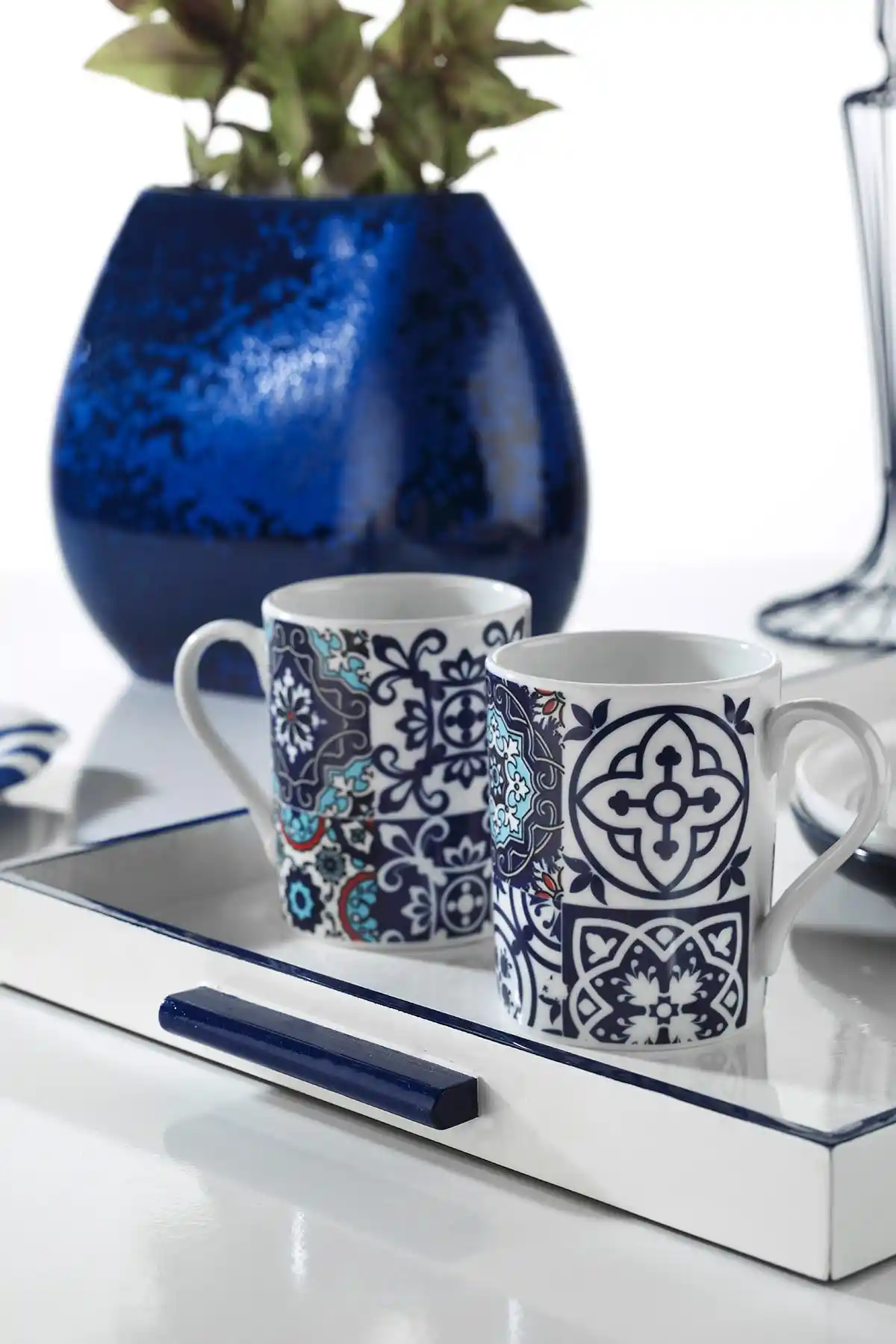 Porselen Bardaklar ile Dekorasyonda Zarafetin Simgesi ve Kullanım İpuçları