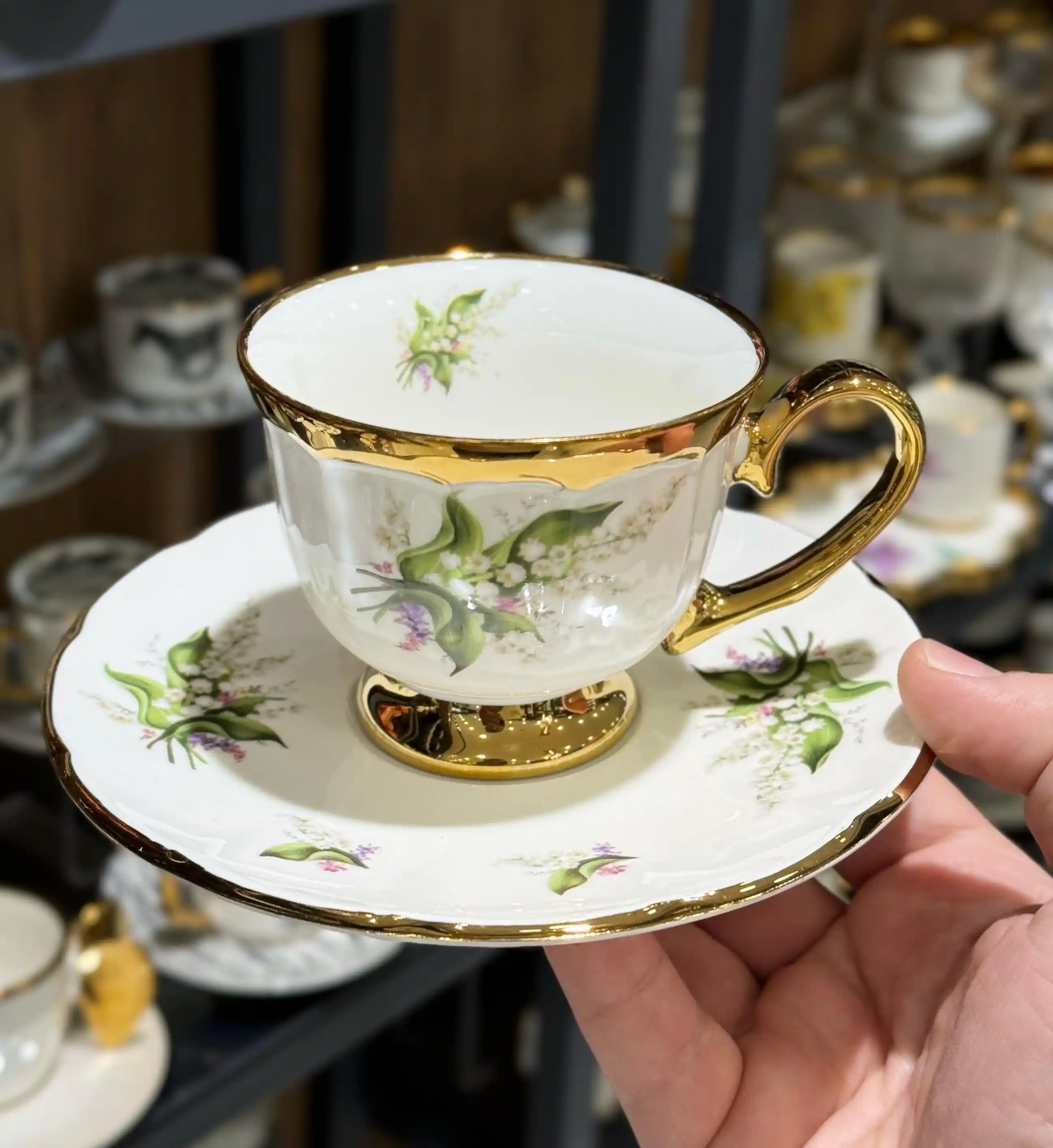 Porselen Çay Fincanı Dekorasyonda Zarafet ve İşlevselliğin Buluşması