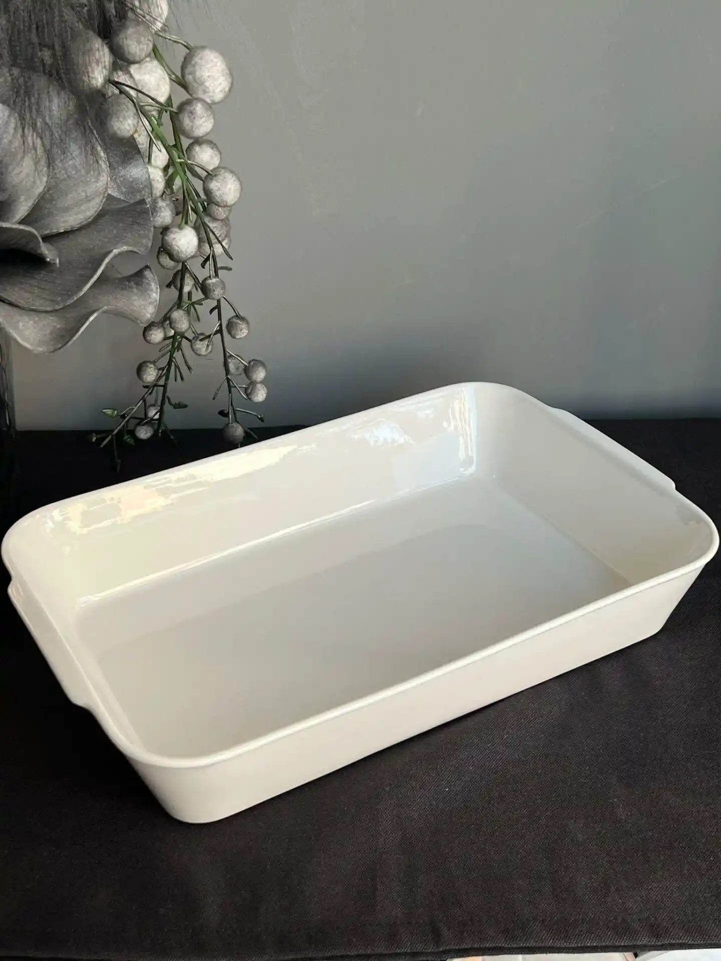 Porselen Fırın Kabı: Dekorasyonda Şıklık ve İşlevselliğin Birleşimi