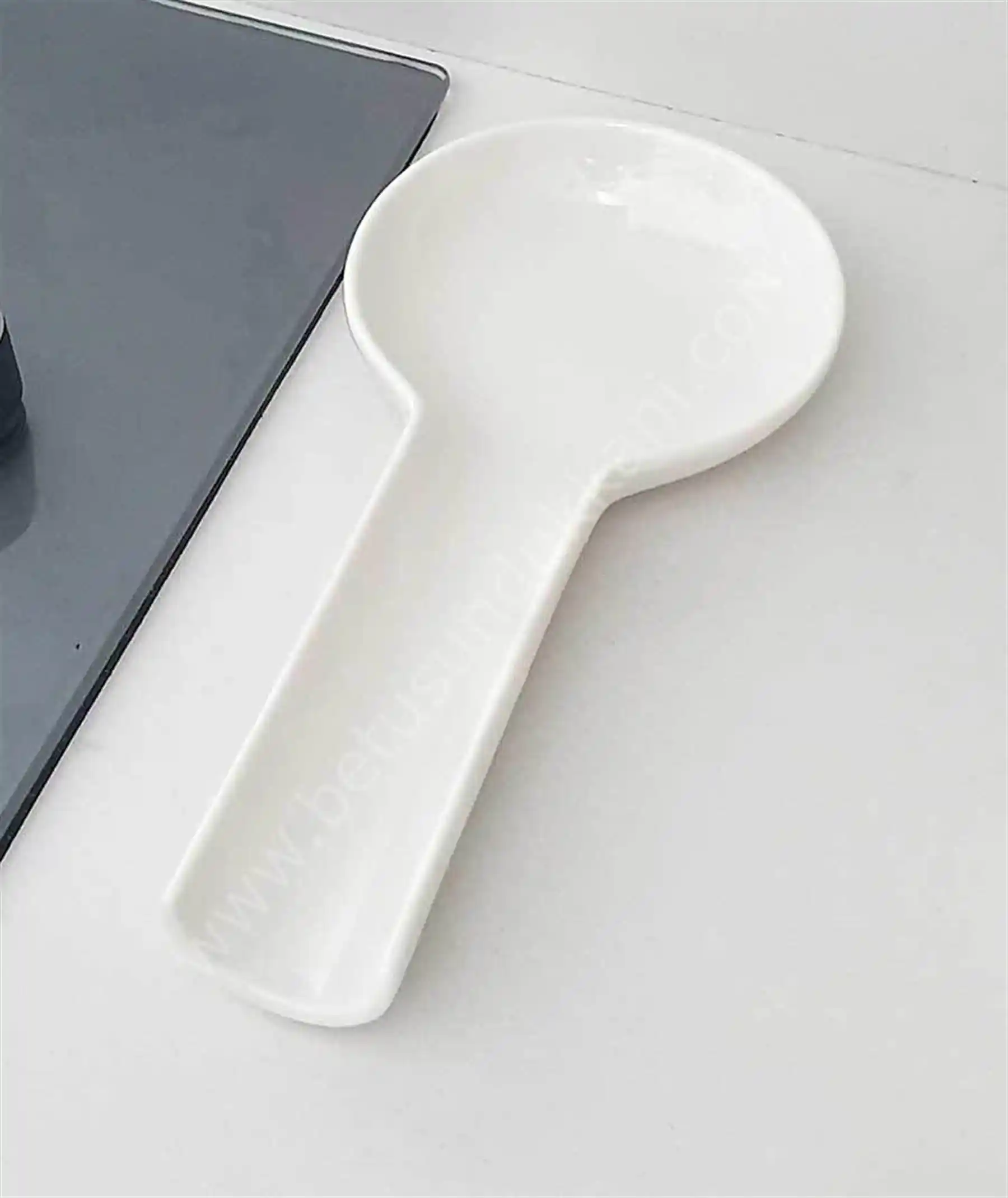 Porselen Kaşıklıklar: Dekorasyonda Zarafet ve İşlevselliğin Buluşması