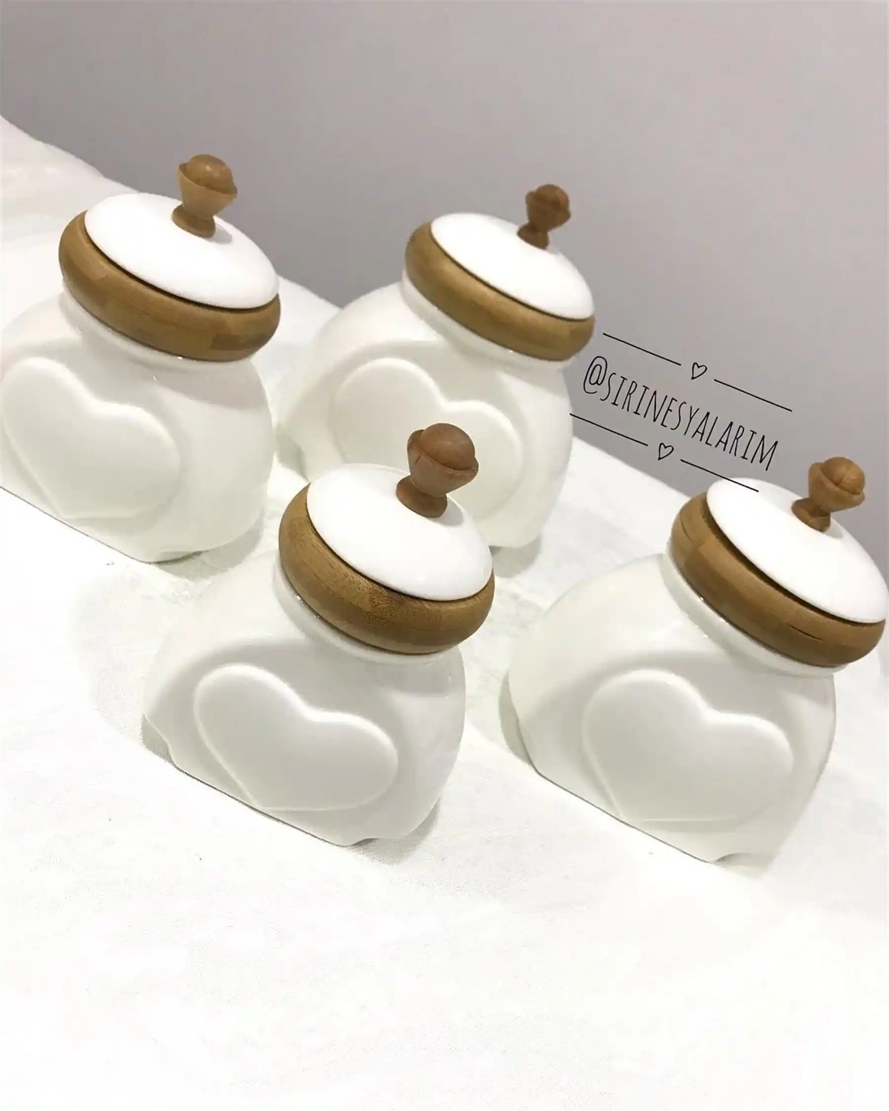 Porselen Saklama Kavanozları: Dekorasyon ve Fonksiyonellik İçin Modern Seçenekler