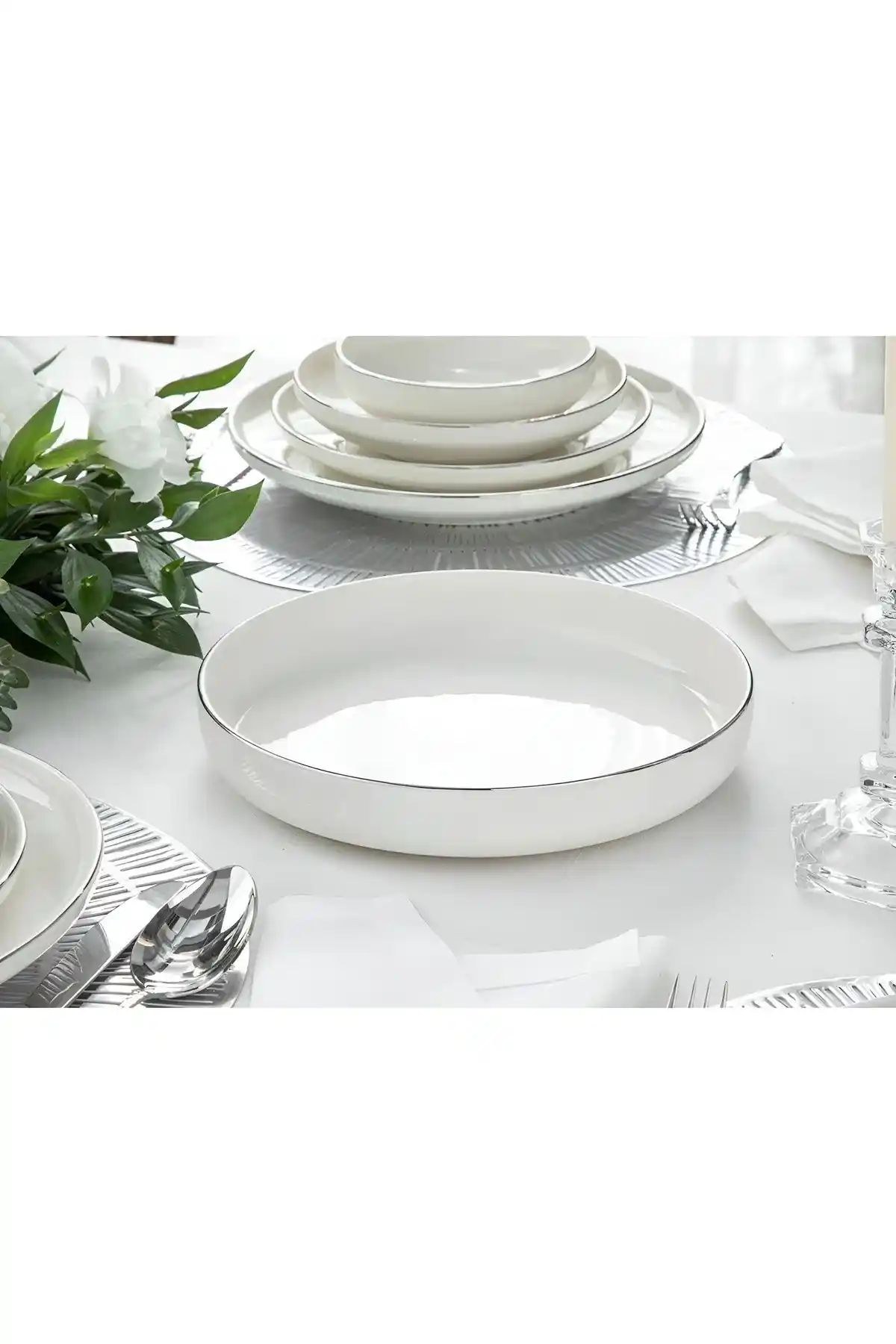 Porselen Salata Tabağıyla Dekorasyonda Zarafet ve Fonksiyonellik Sağlama