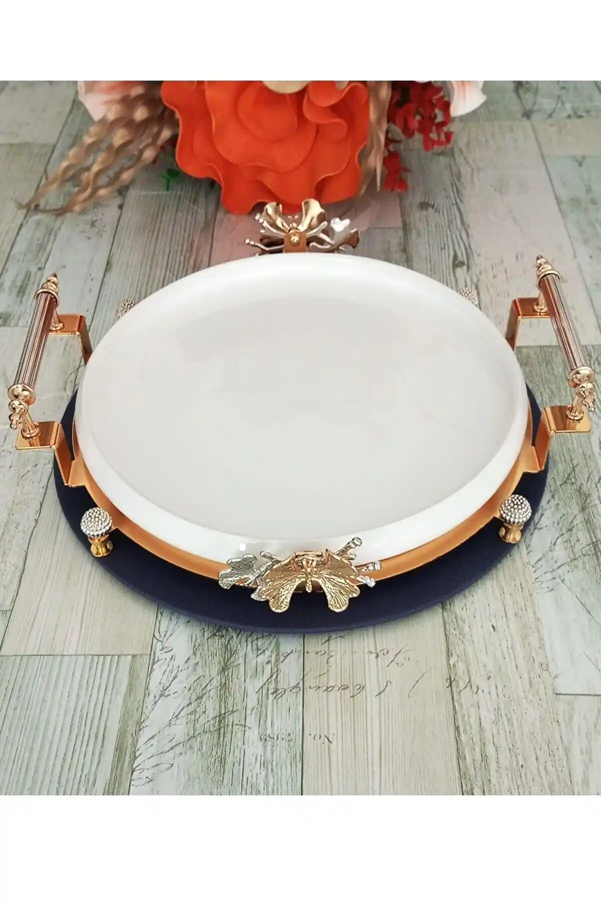 Porselen Sunum Tabağı ile Dekorasyonda Zarafet ve Şıklık Yaratın