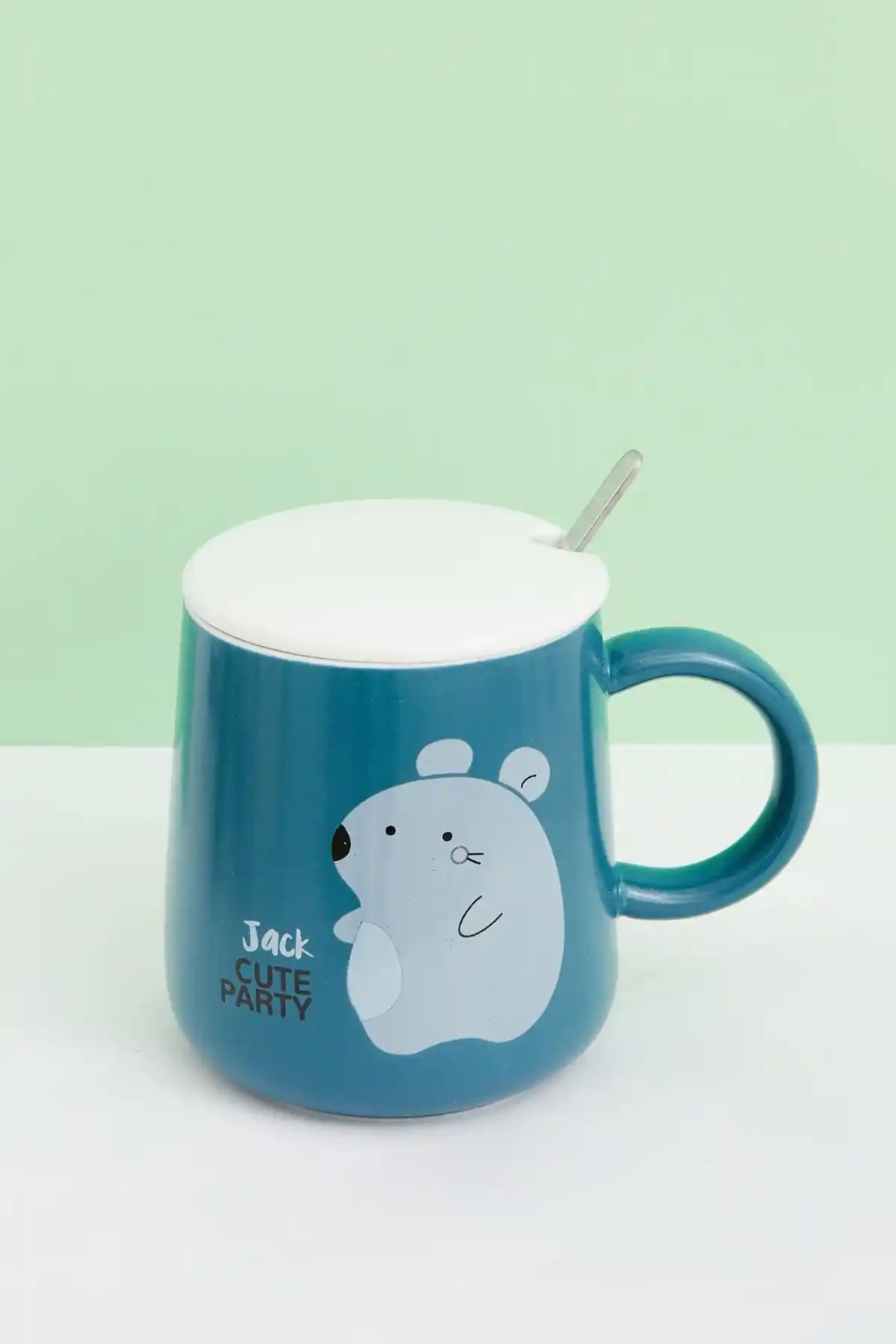 Porselen Termos Bardaklar: Dekorasyonda Zarafet ve Fonksiyonelliğin Buluşması