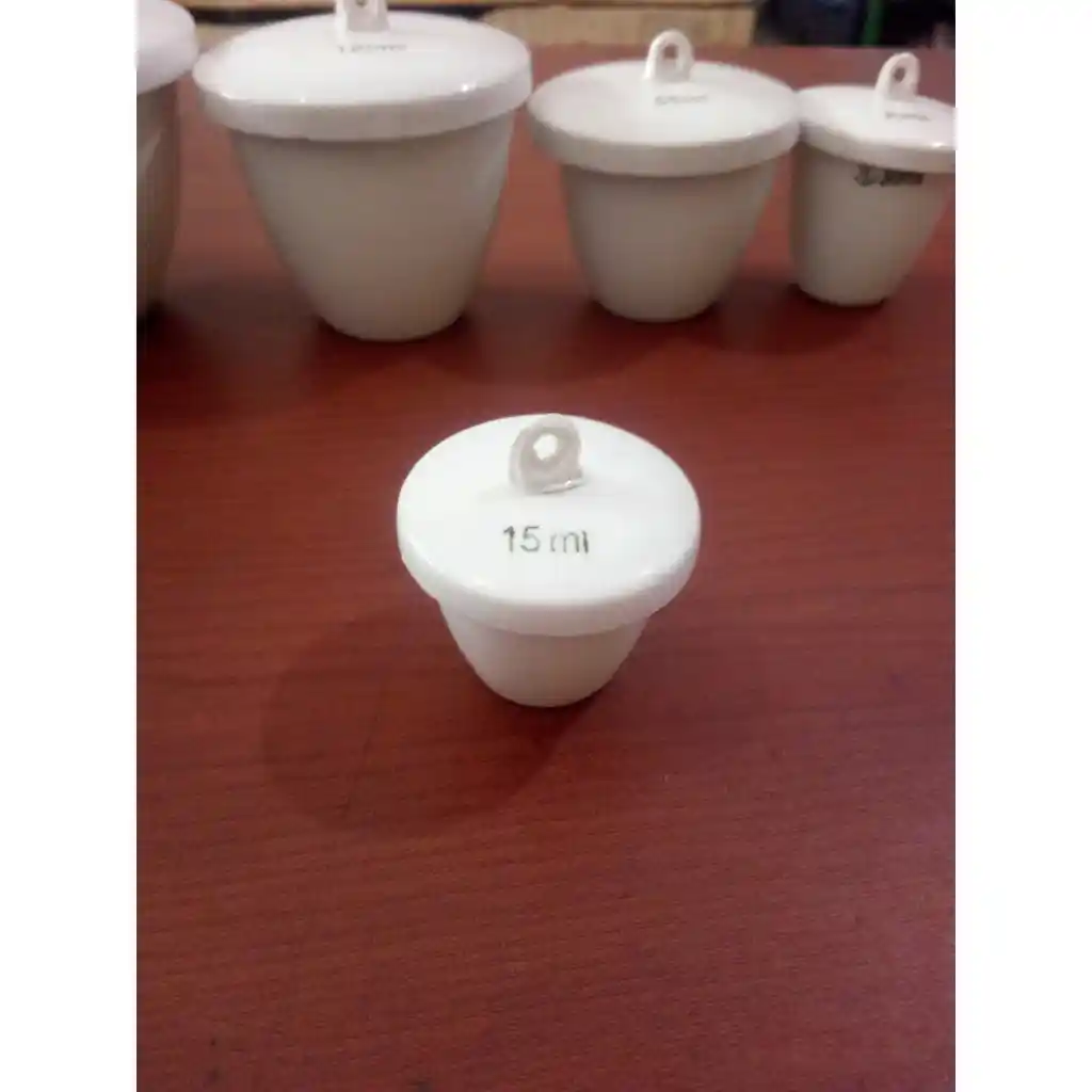 Porselen Tuzluk Tıpası Dekorasyonda Estetik ve Fonksiyonelliğin Birleşimi