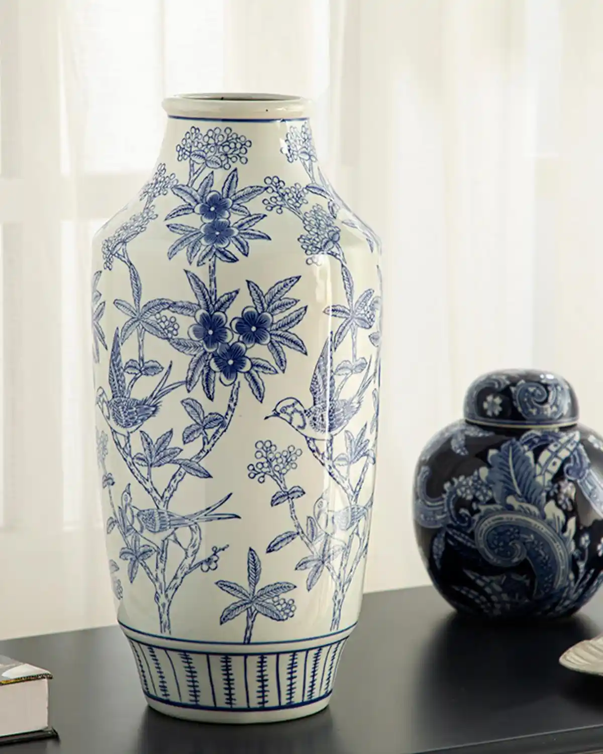 Porselen Vazo Dekorasyonunda Zarafetin Sembolü: Estetik ve Fonksiyonellik Bir Arada